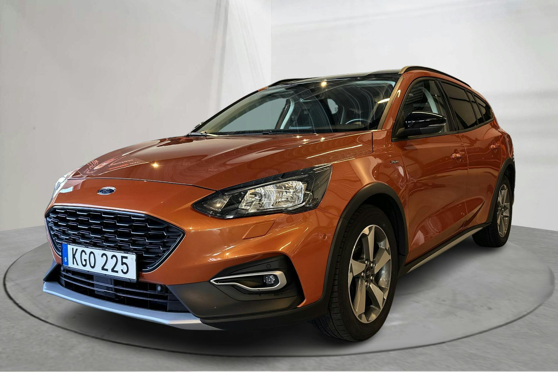 Ford Focus Active 1.0 EcoBoost (125hk) - 56 170 km - Automaattinen - oranssi - 2019