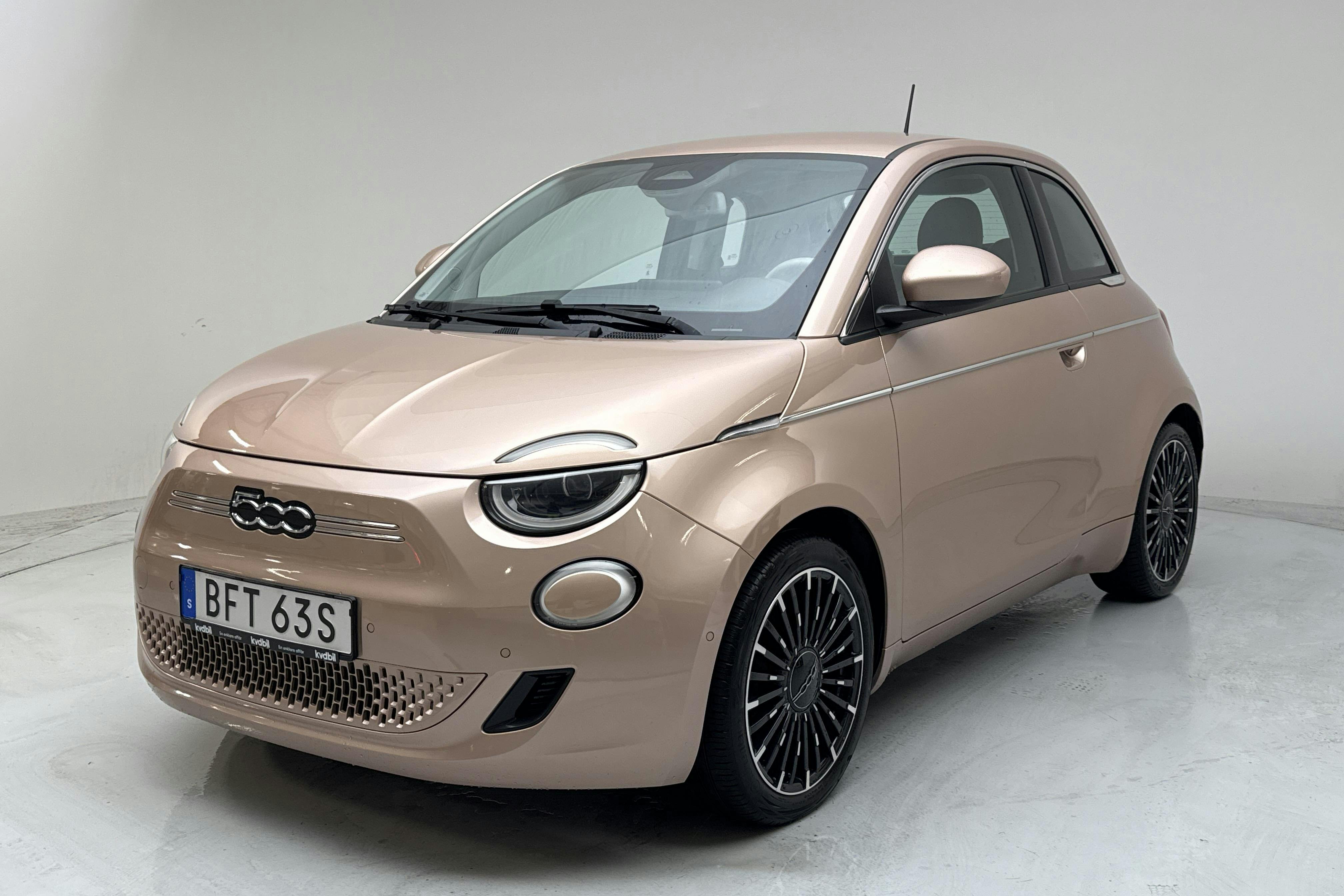 Fiat 500e 3+1 (118hk) - 56 020 km - Automatyczna - czerwony - 2021