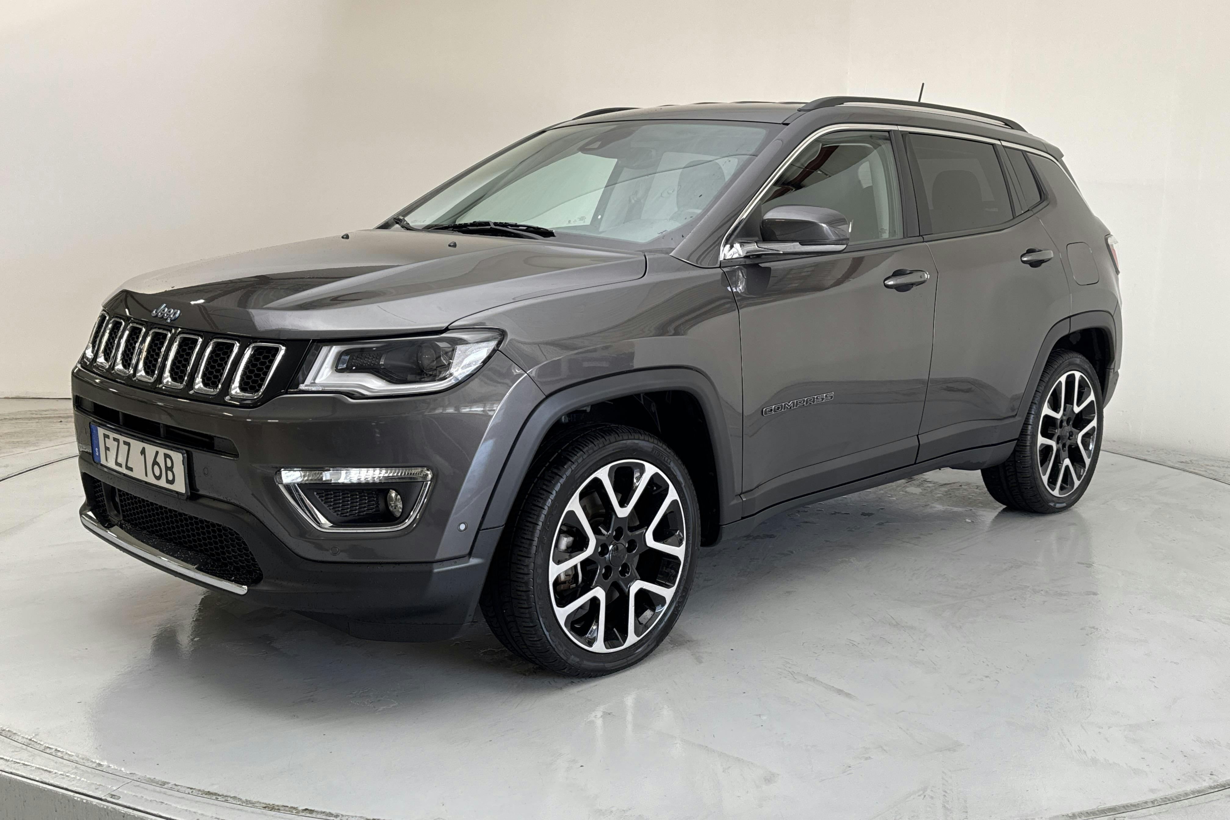Jeep Compass 1.3 PHEV 4WD (190hk) - 85 860 km - Automatic - gray - 2020