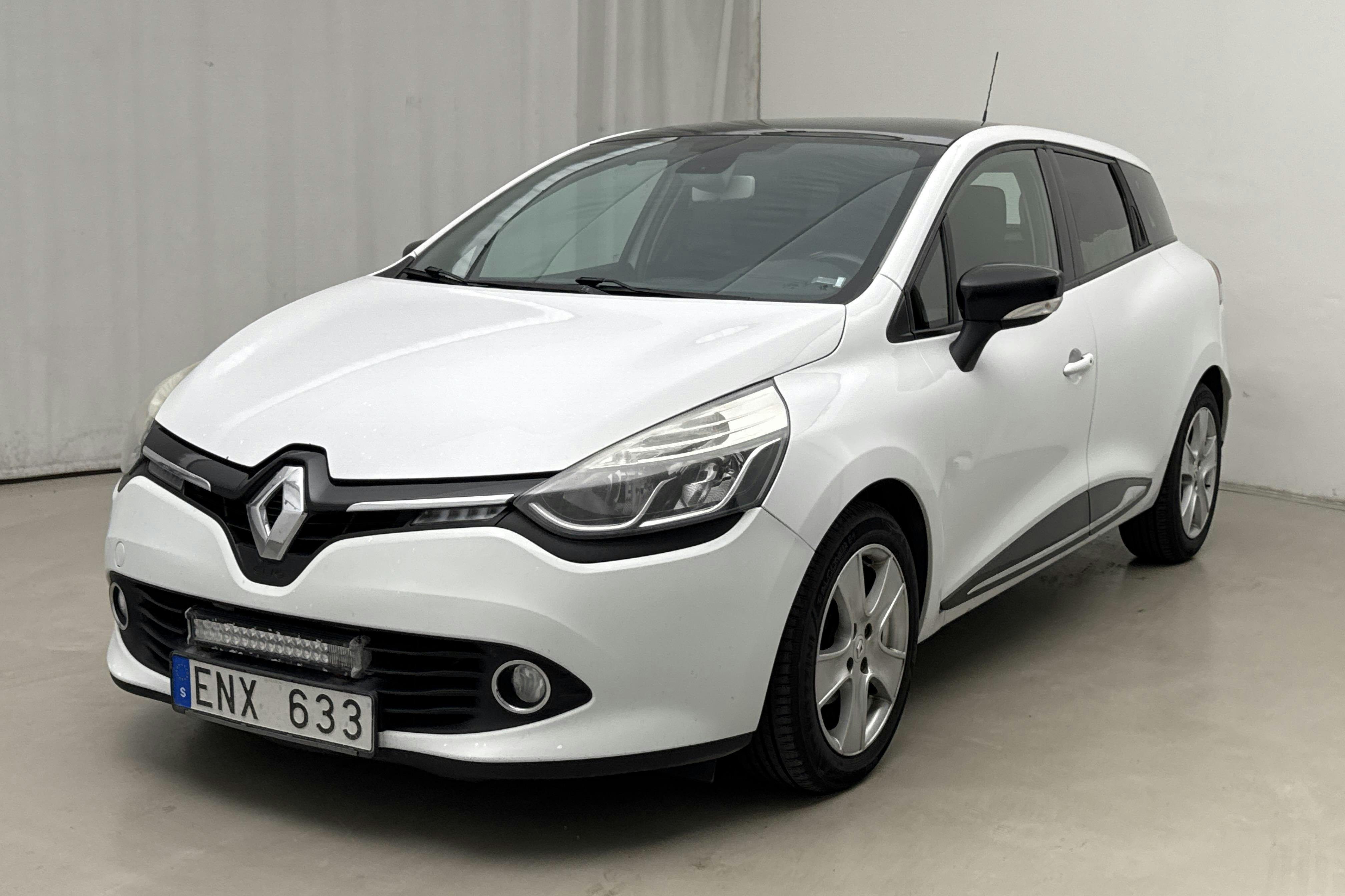 Renault Clio IV 1.5 dCi Sports Tourer (90hk) - 226 250 km - Manual - white - 2013
