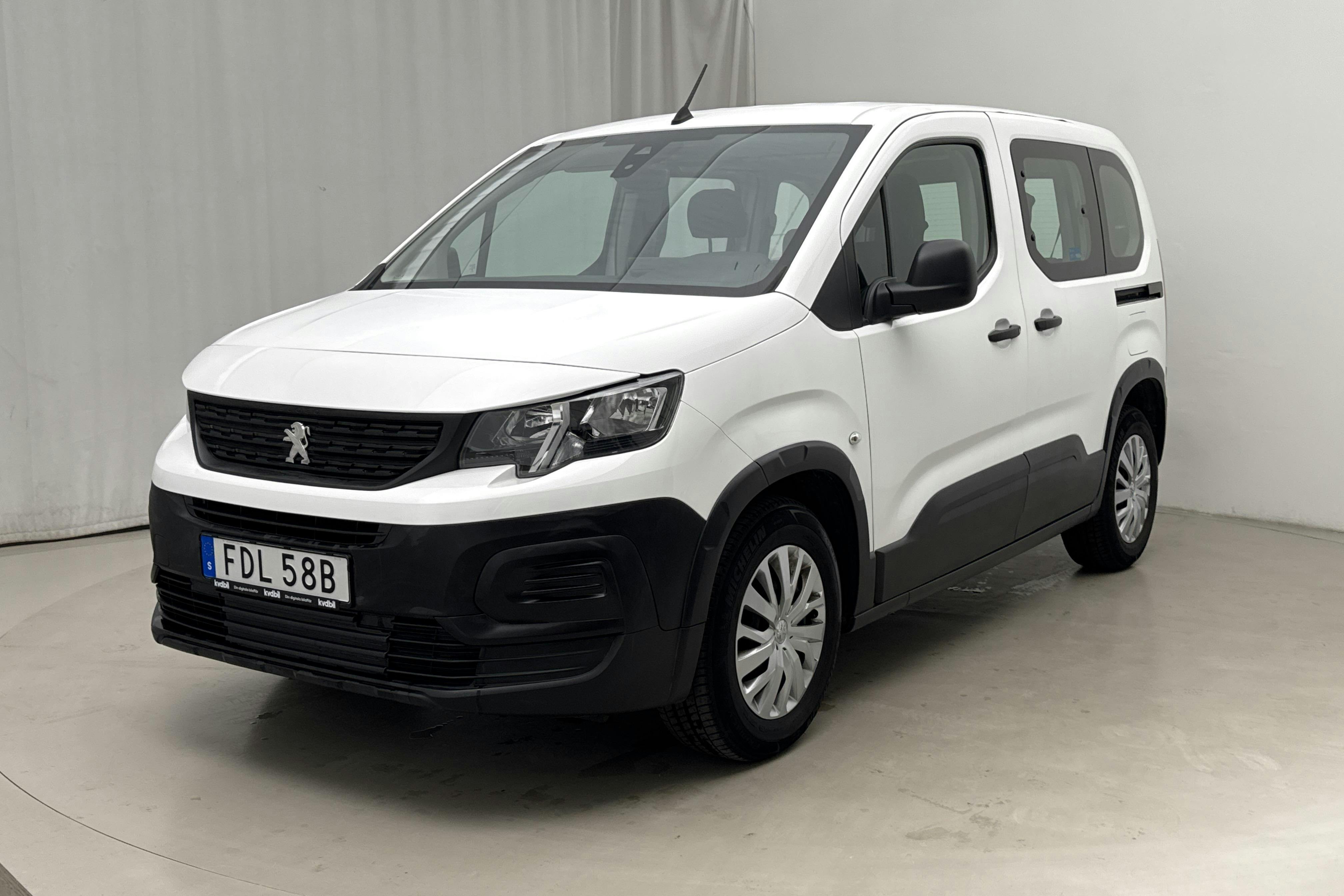 Peugeot Rifter 1.2 PureTech (110hk) - 2 075 mil - Manuell - vit - 2020