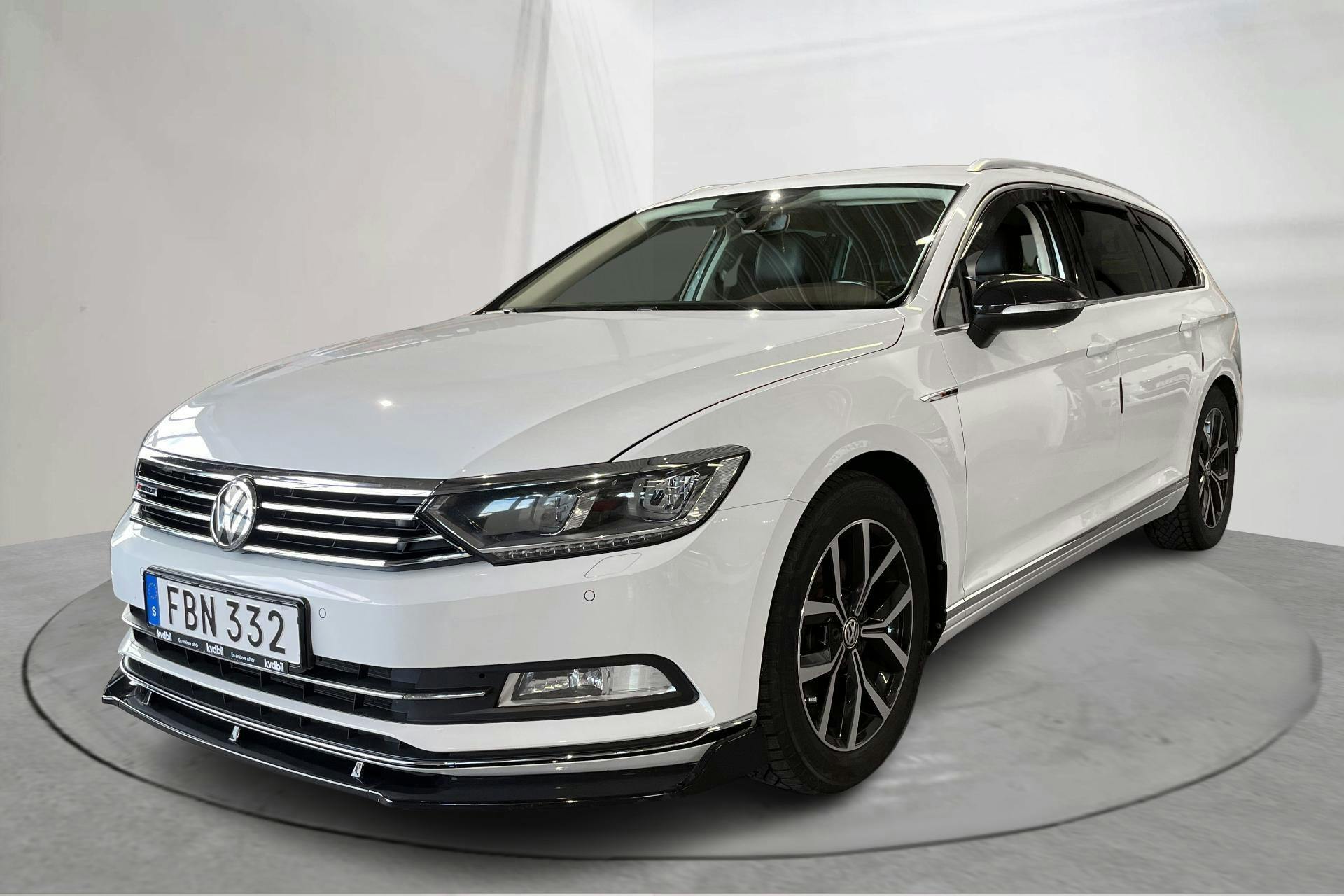 VW Passat 2.0 TDI Sportscombi 4MOTION (190hk) - 22 413 mil - Automat - vit - 2015