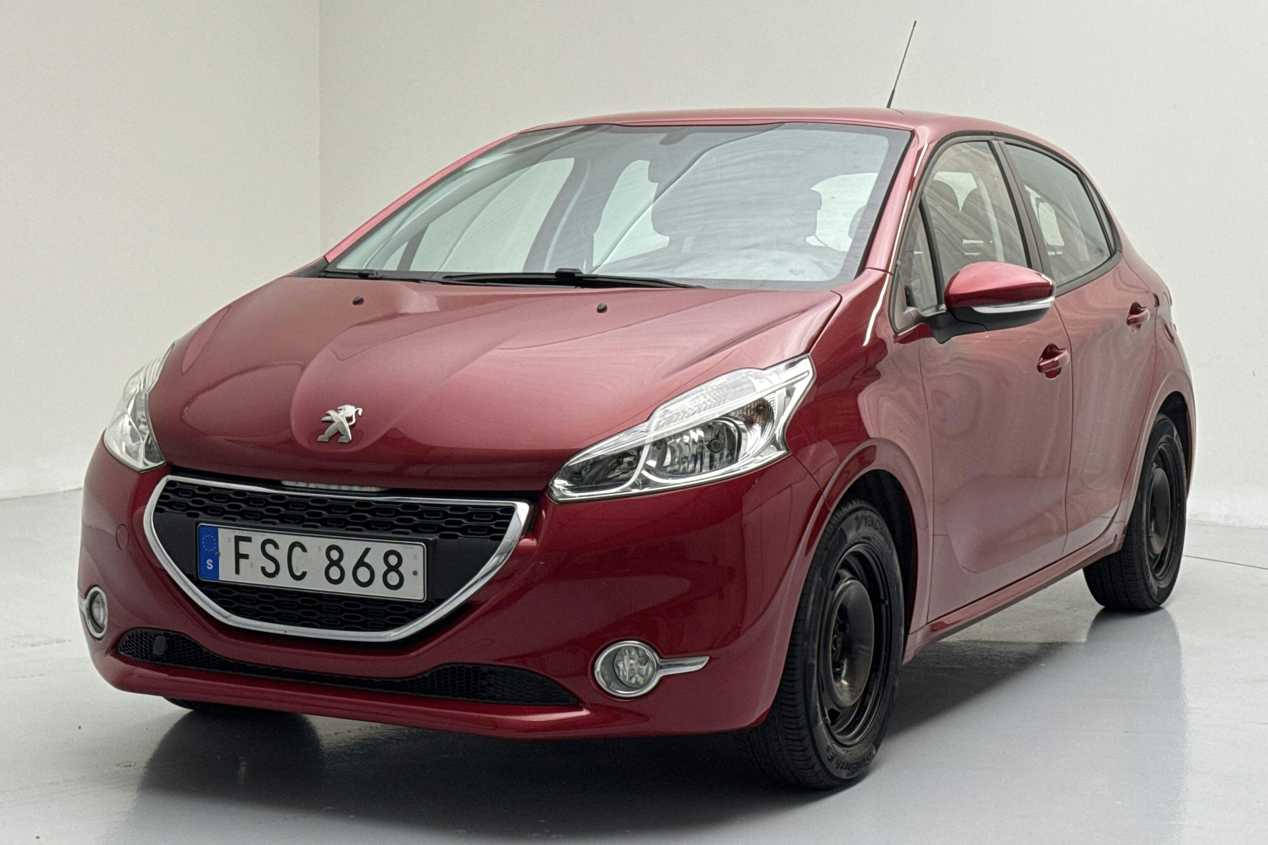 Peugeot 208 1.2 VTi 5dr (82hk) - 79 650 km - Manual - Dark Red - 2015