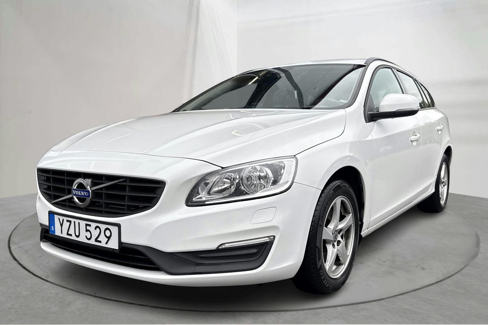 Volvo V60 T3 (152hk) - 104 650 km - Automaatne - valge - 2018