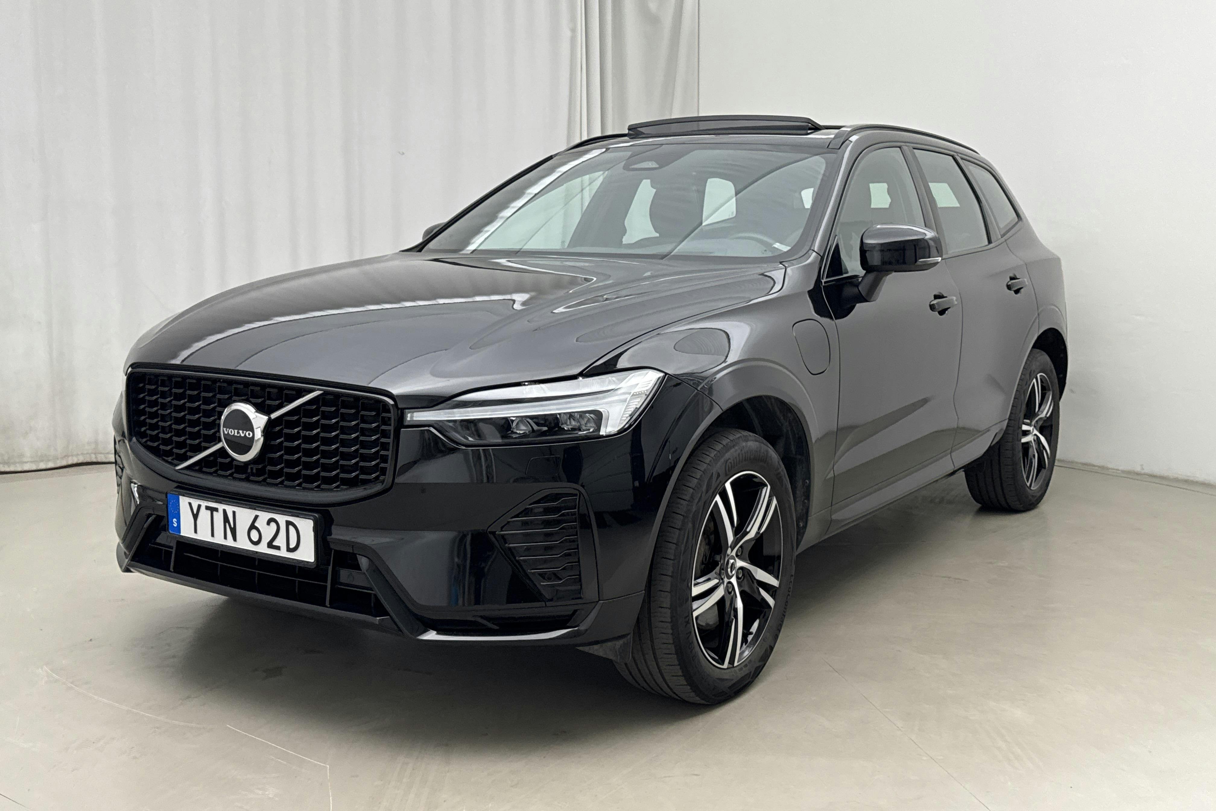 Volvo XC60 T6 AWD Recharge (350hk) - 6 883 mil - Automat - svart - 2022