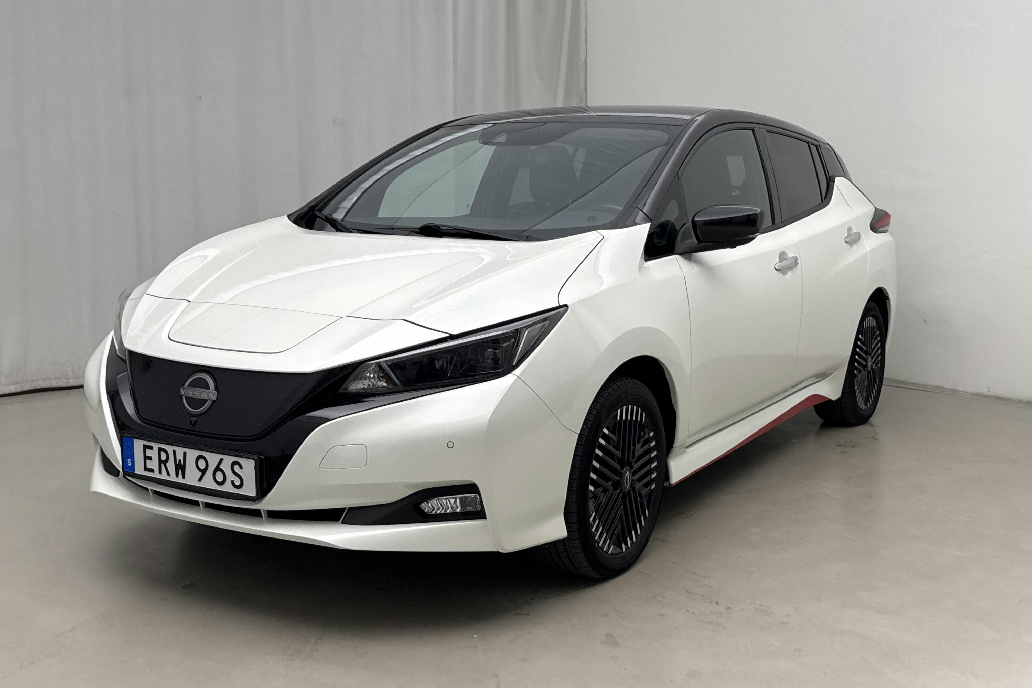 Nissan LEAF 5dr 59kWh (214hk) - 59 140 km - Automatic - white - 2022