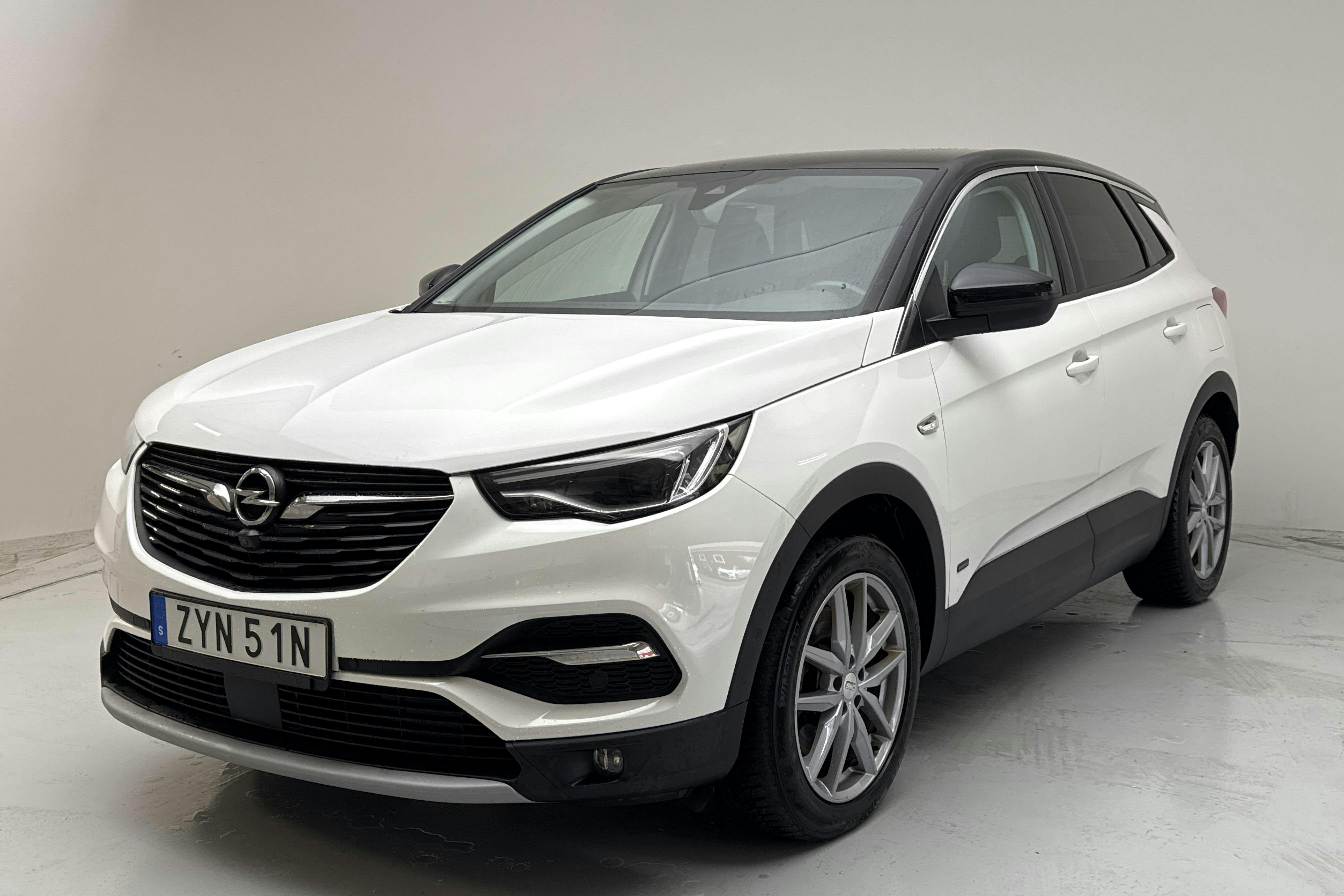 Opel Grandland X 1.6 AWD PHEV (300hk) - 78 460 km - Automatic - white - 2021