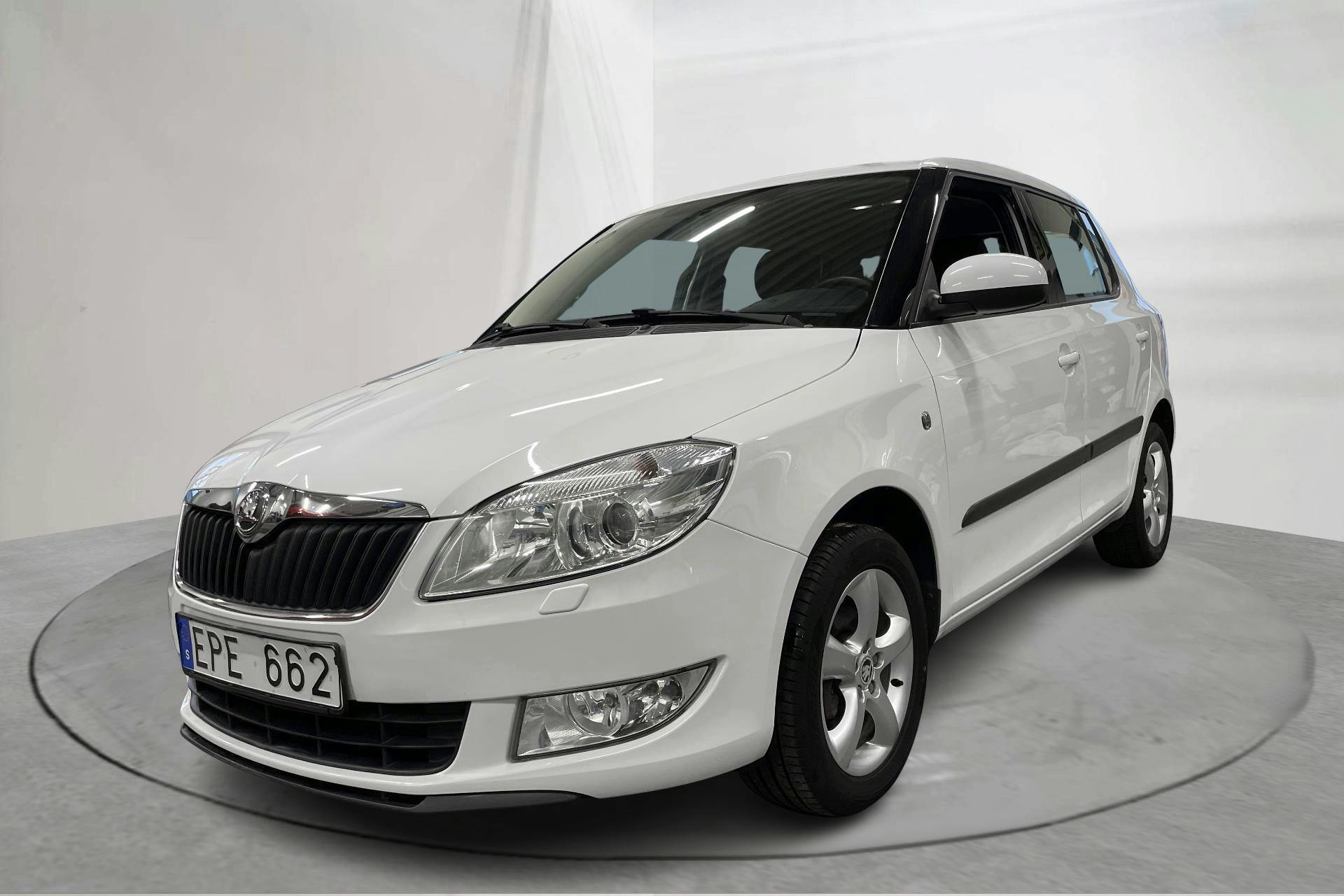 Skoda Fabia 1.6 TDI (90hk) - 108 330 km - Käsitsi - valge - 2013