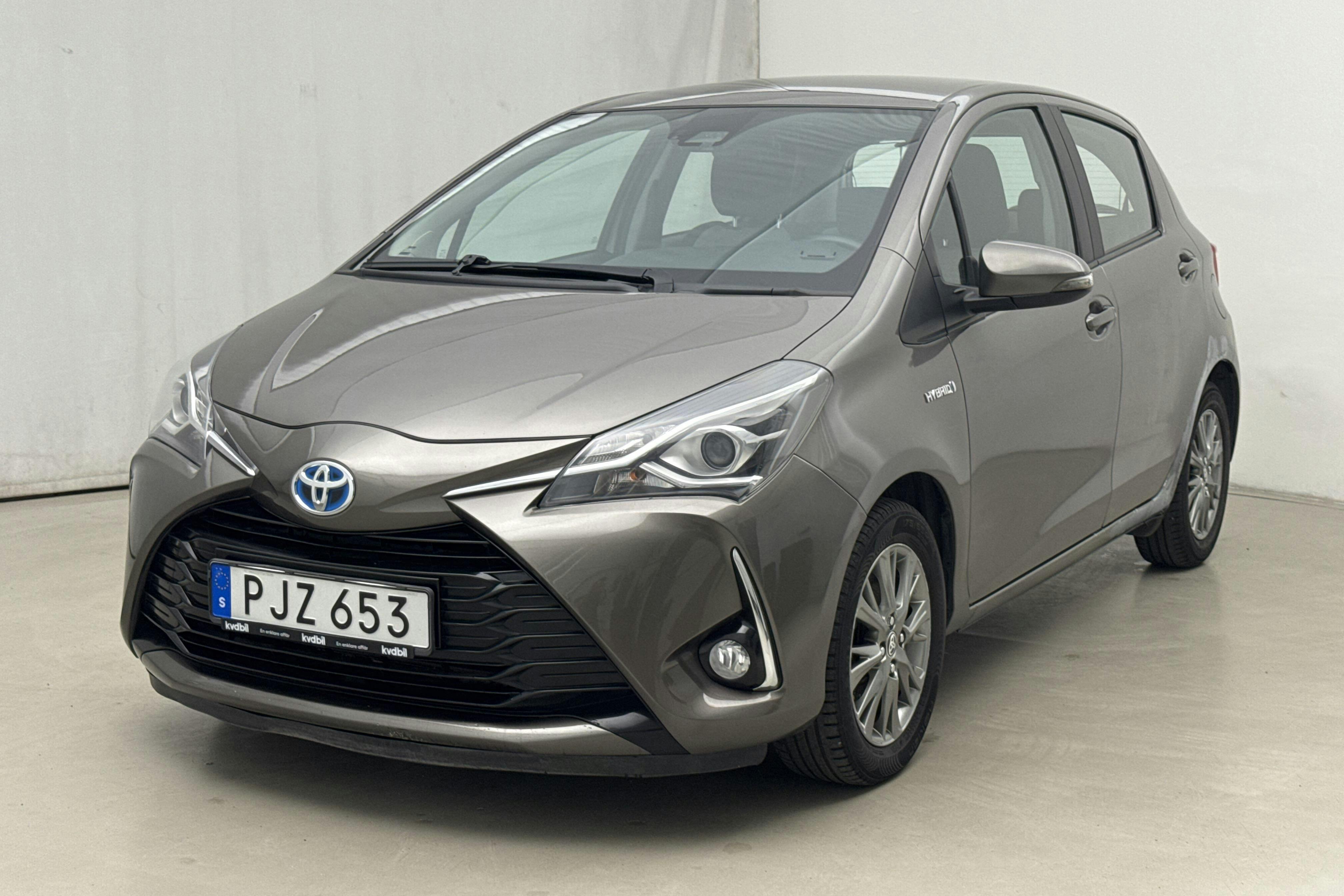 Toyota Yaris 1.5 Hybrid 5dr (101hk) - 179 640 km - Automatyczna - Dark Grey - 2017