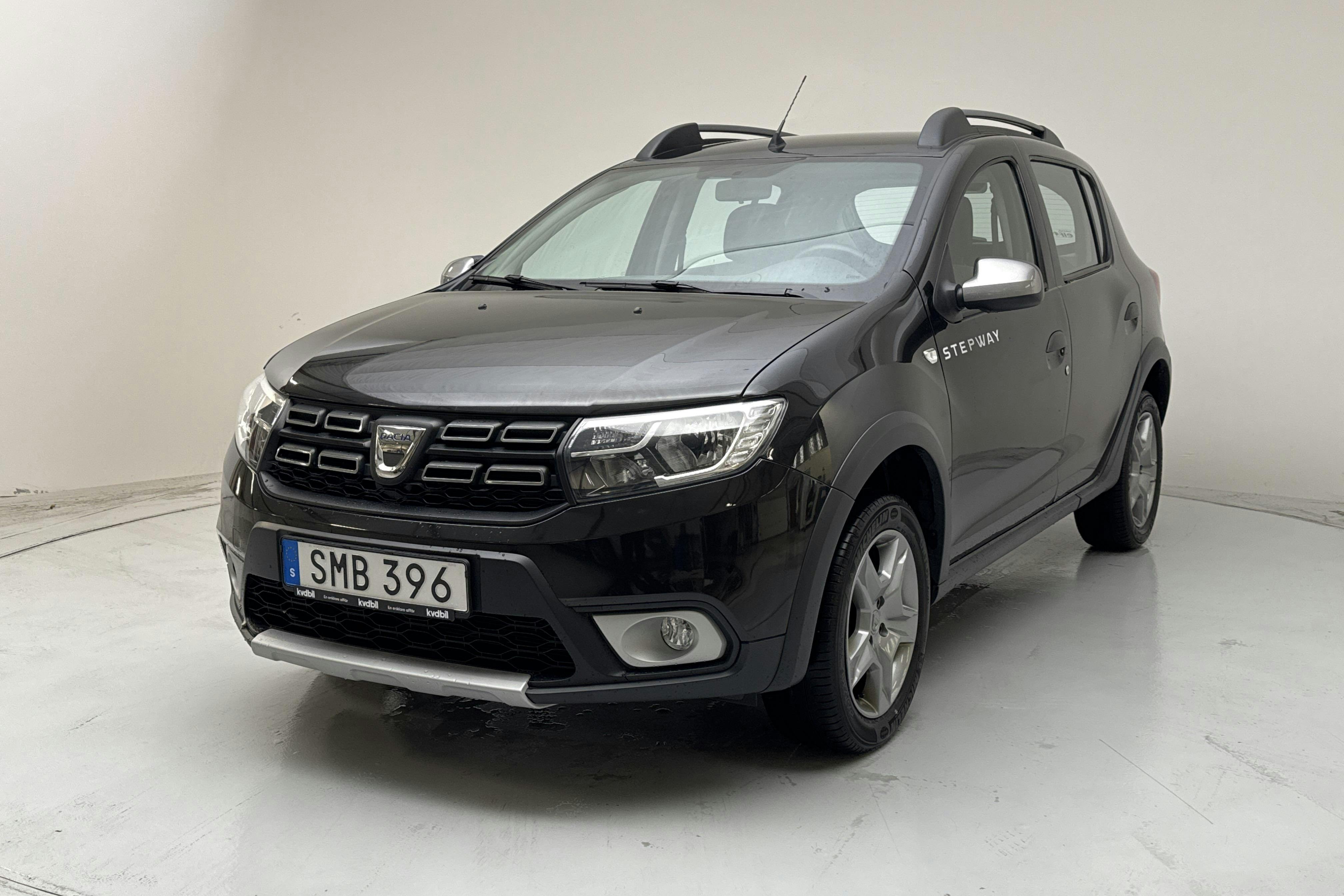 Dacia Sandero 0.9 TCe (90hk) - 5 573 mil - Manuell - svart - 2018