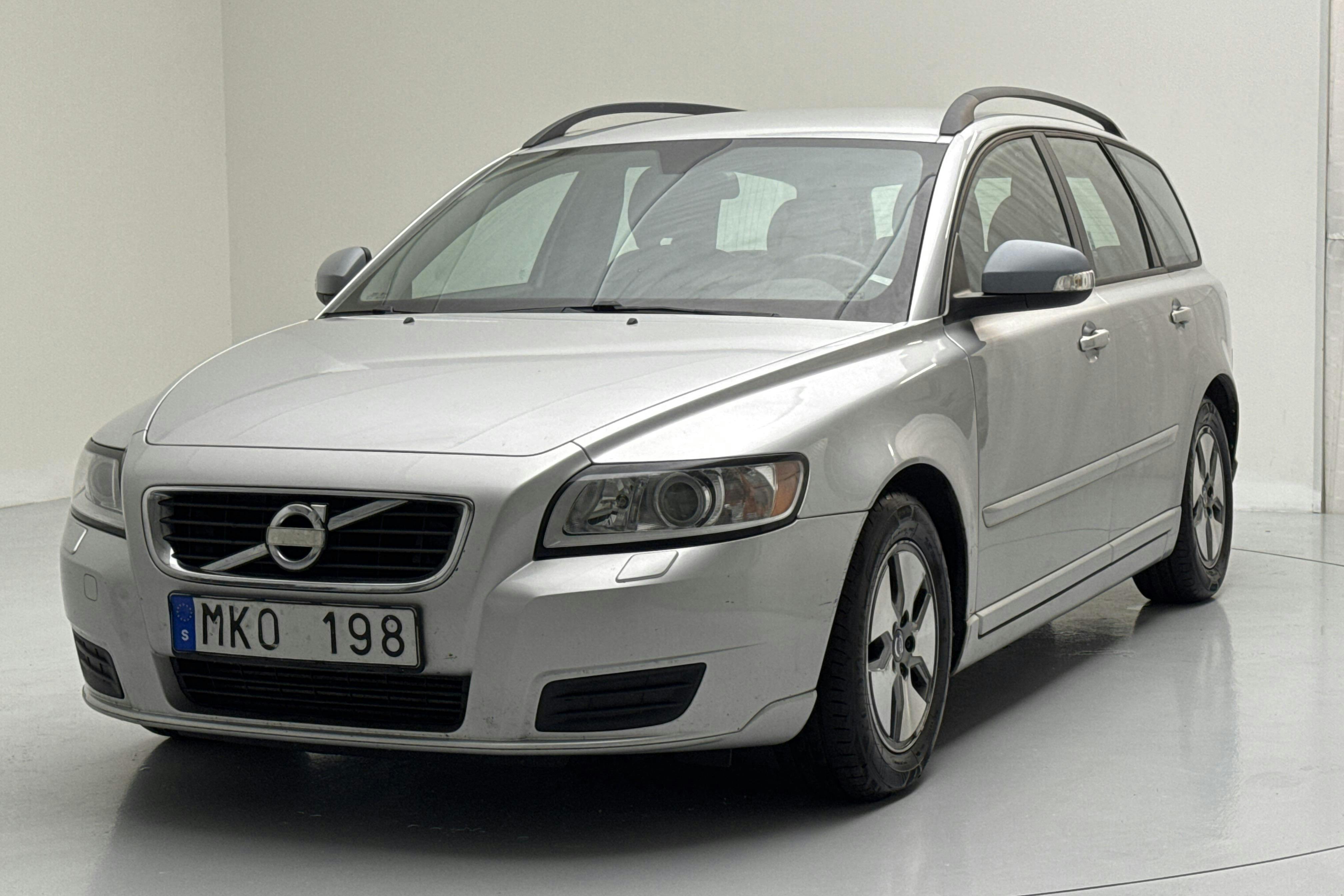 Volvo V50 D2 (115hk) - 177 080 km - Manual - Light Grey - 2011