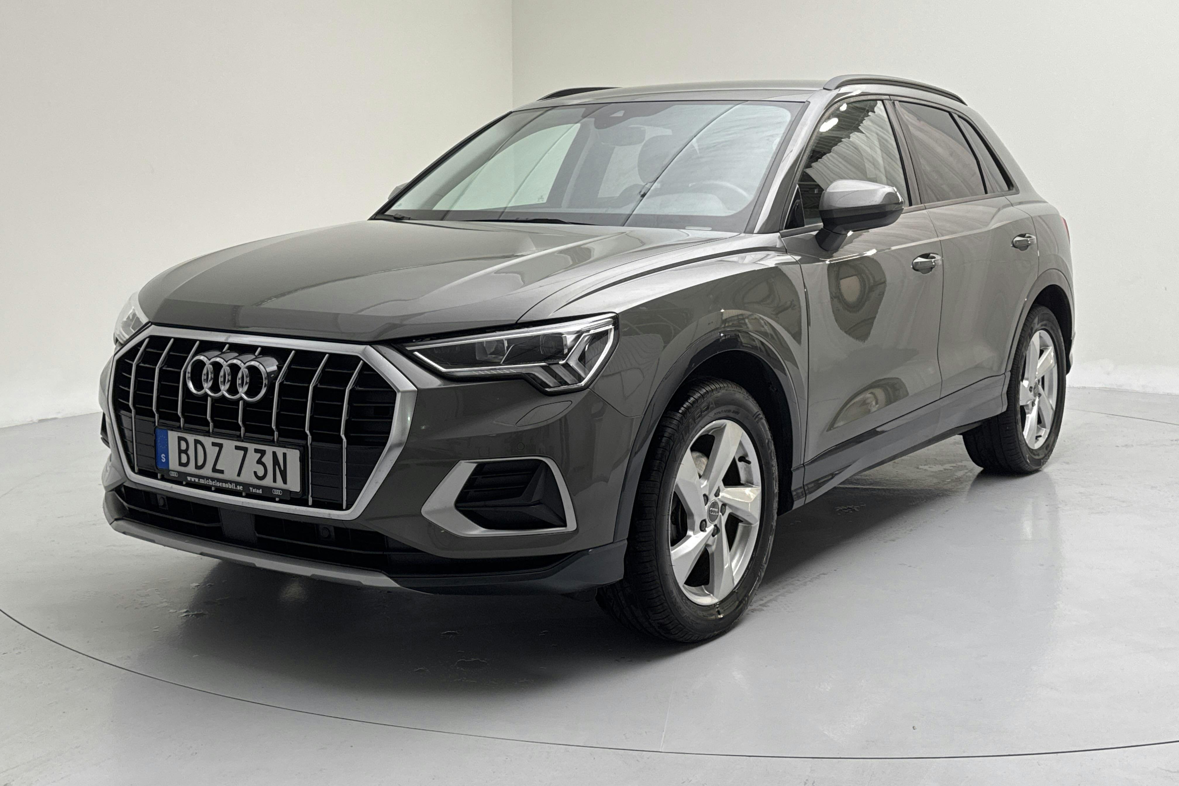 Audi Q3 35 TFSI (150hk) - 7 599 mil - Automat - grå - 2020