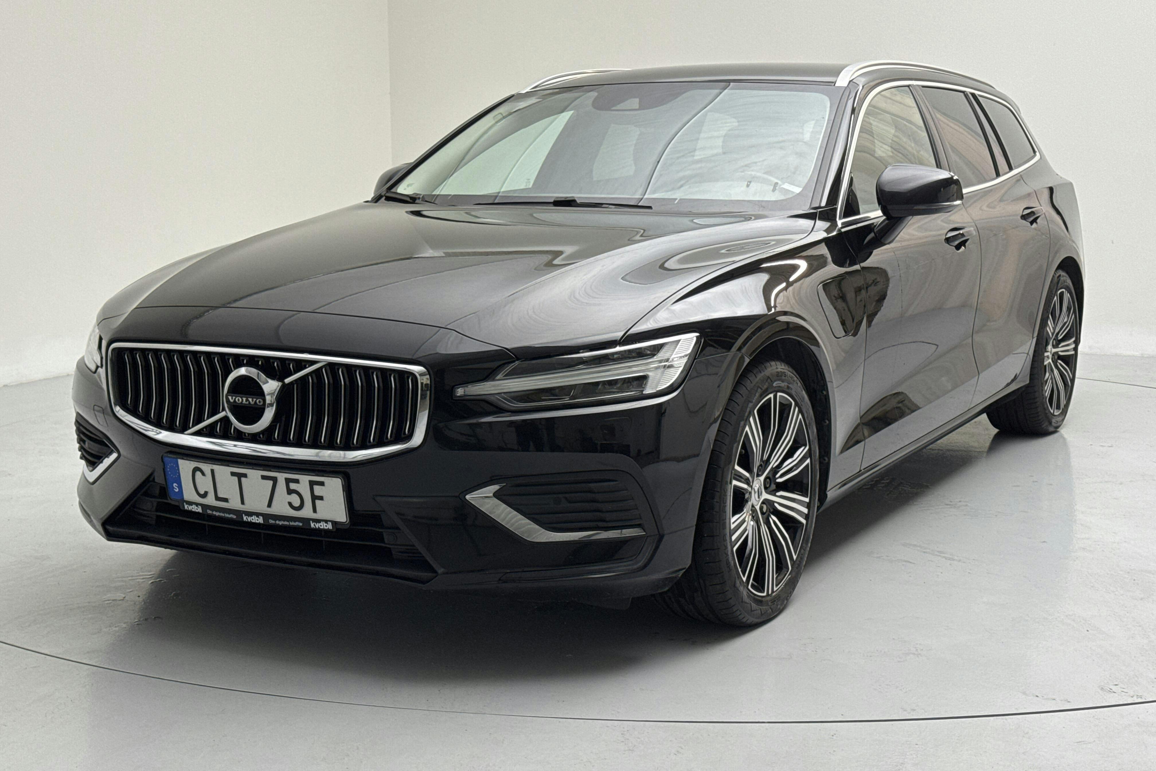 Volvo V60 T6 AWD Twin Engine (340hk) - 110 290 km - Automaatne - must - 2022