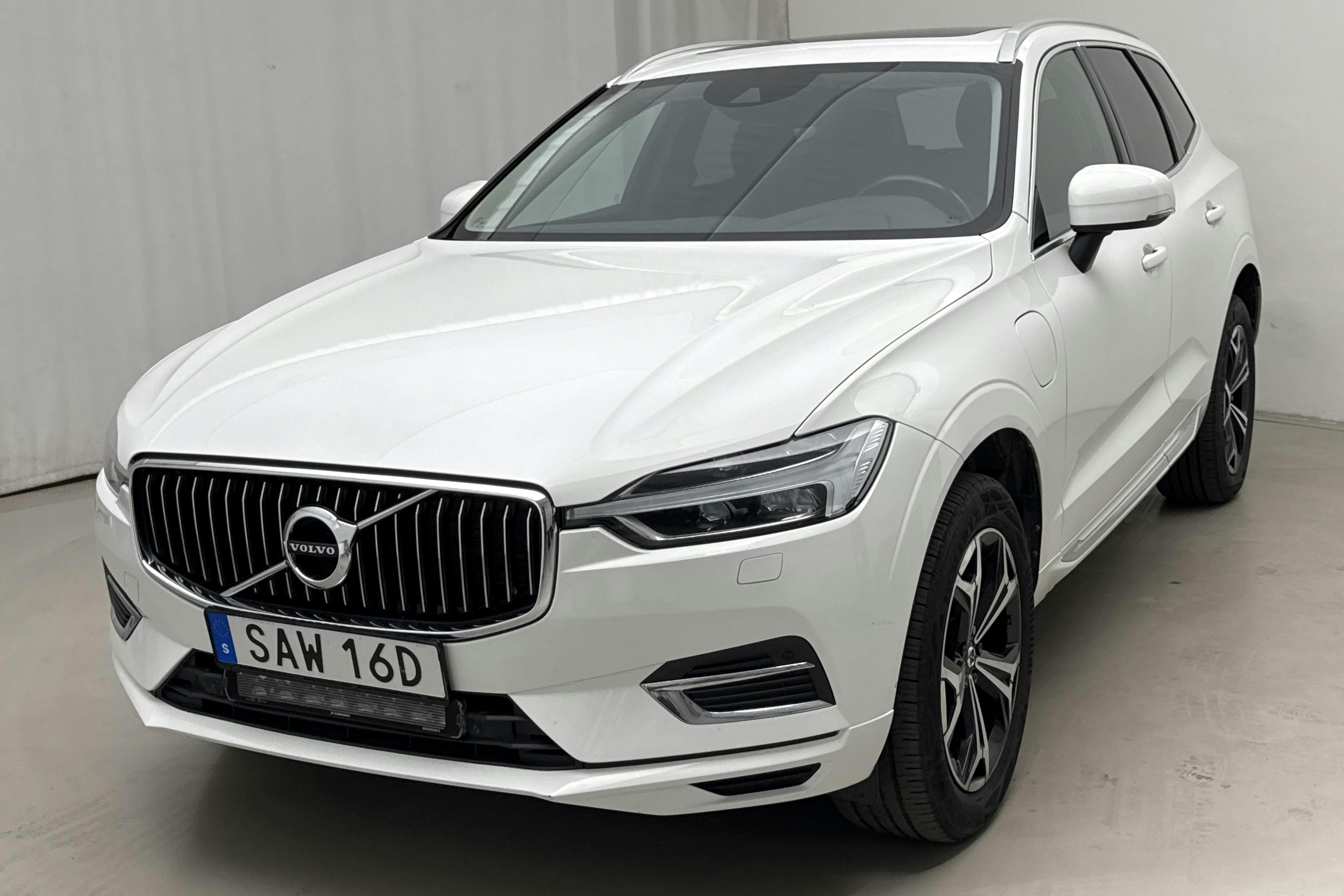 Volvo XC60 T6 AWD Recharge (340hk) - 13 973 mil - Automat - vit - 2021