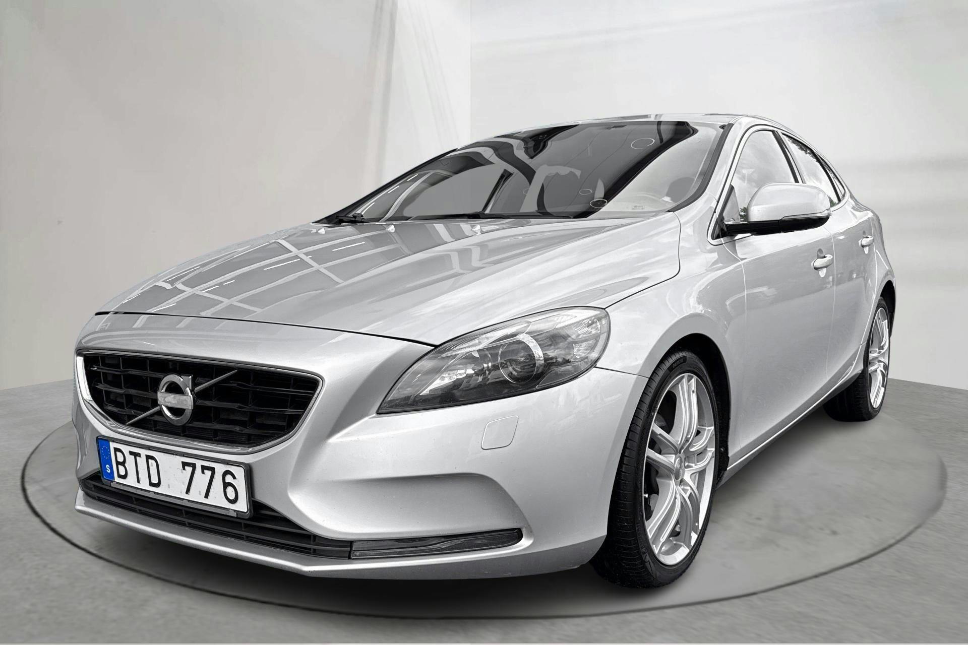 Volvo V40 D2 (115hk) - 194 900 km - Manual - Light Grey - 2013