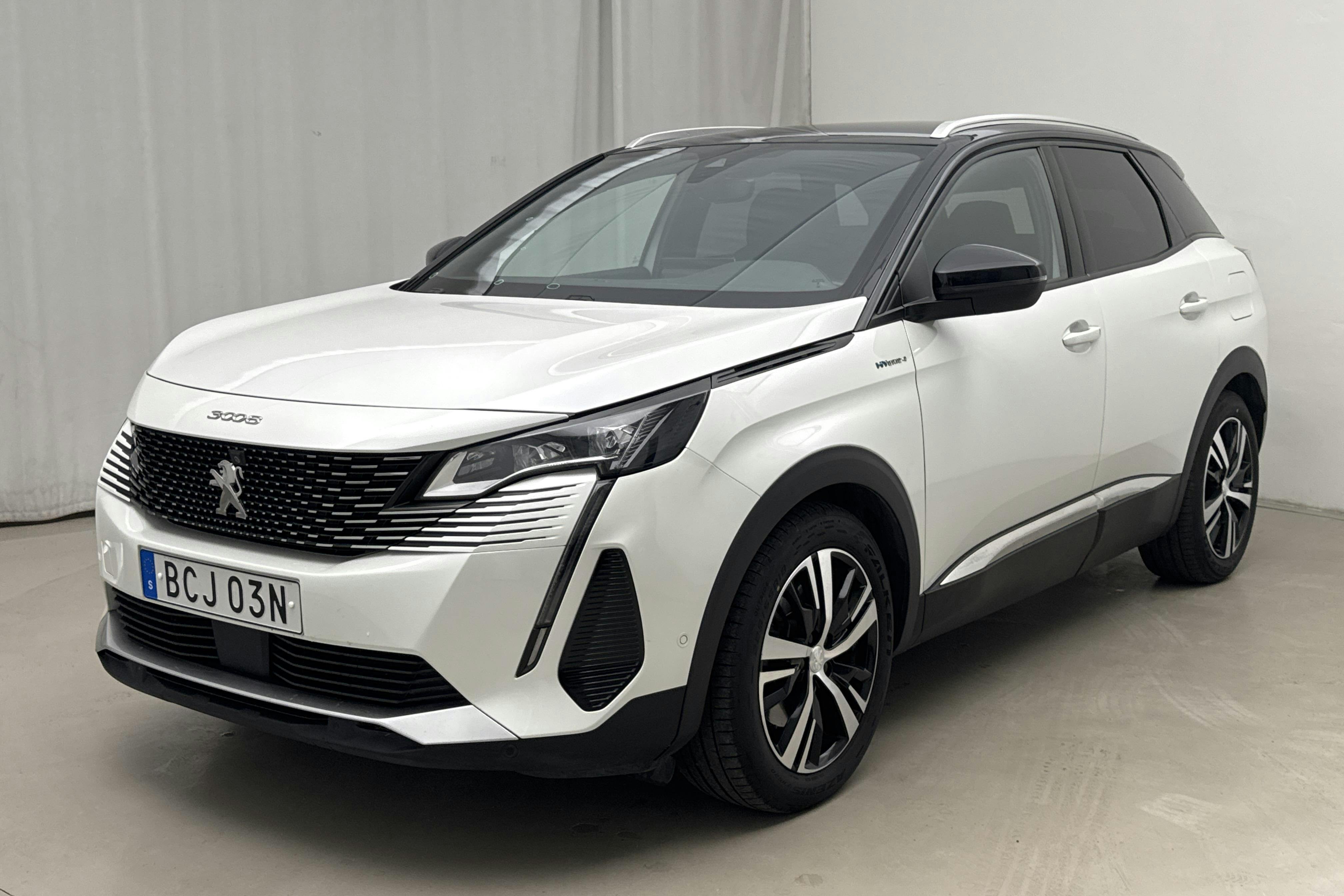 Peugeot 3008 1.6 Plug-in Hybrid 4 (300hk) - 90 080 km - Automatic - white - 2020