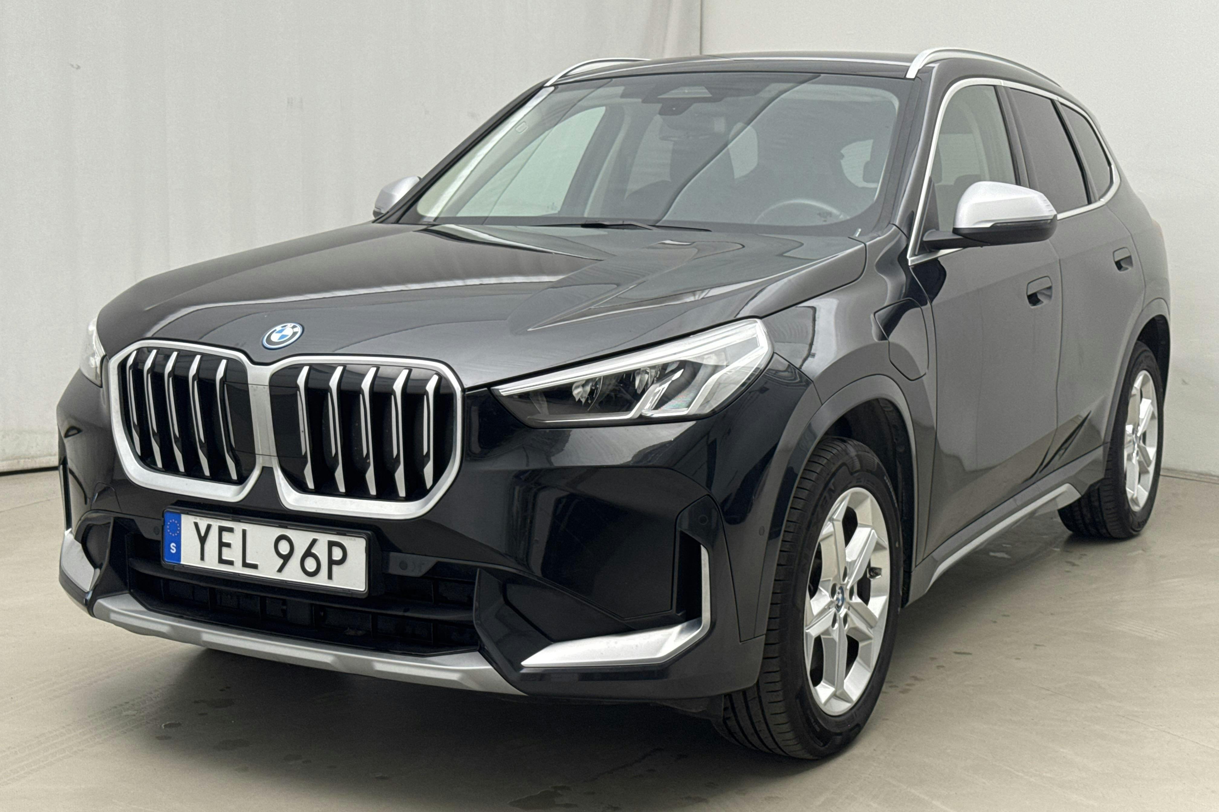 BMW X1 xDrive25e, U11 (245hk) - 22 500 km - Automatyczna - czarny - 2023