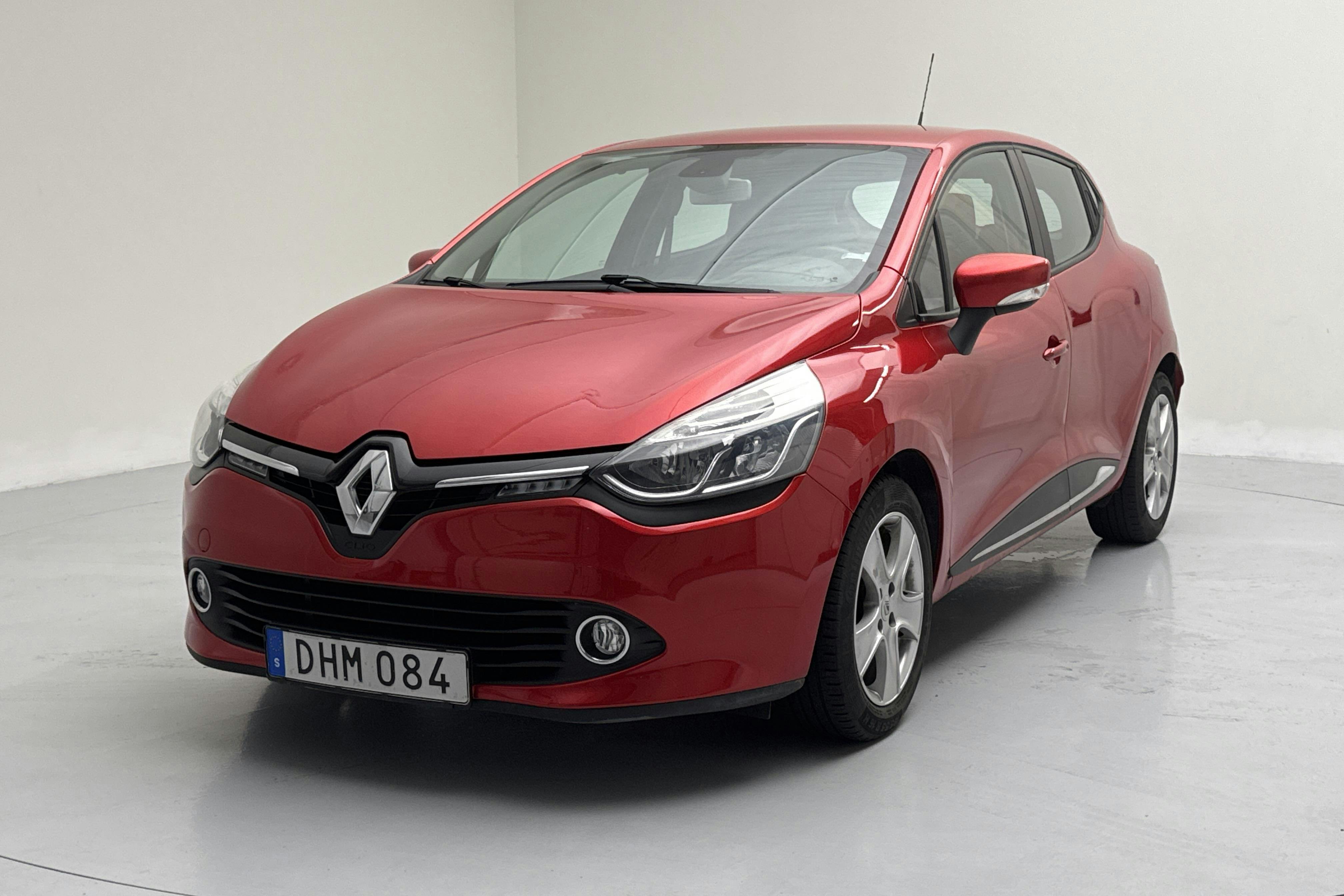 Renault Clio IV 0.9 TCe 90 5dr (90hk) - 6 560 mil - Manuell - röd - 2016