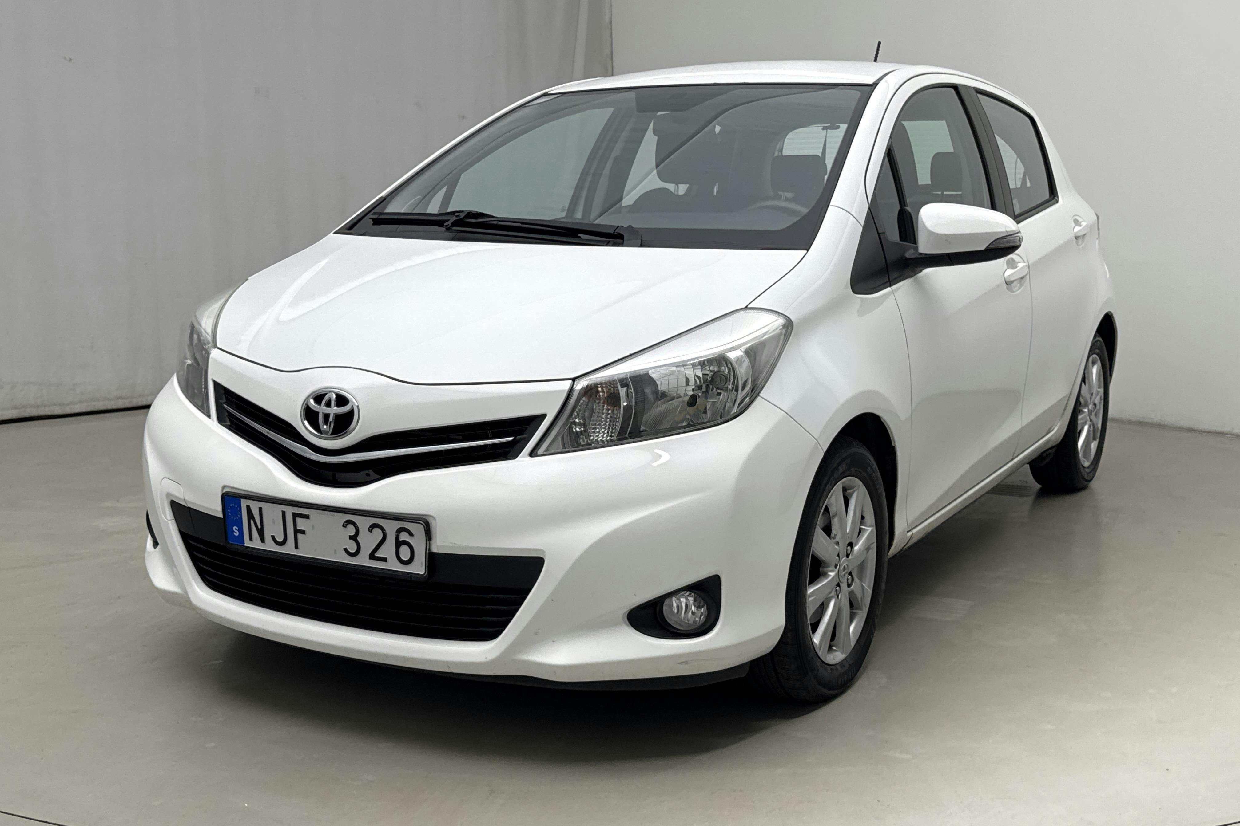 Toyota Yaris 1.33 5dr (100hk) - 160 170 km - Manuaalinen - valkoinen - 2013