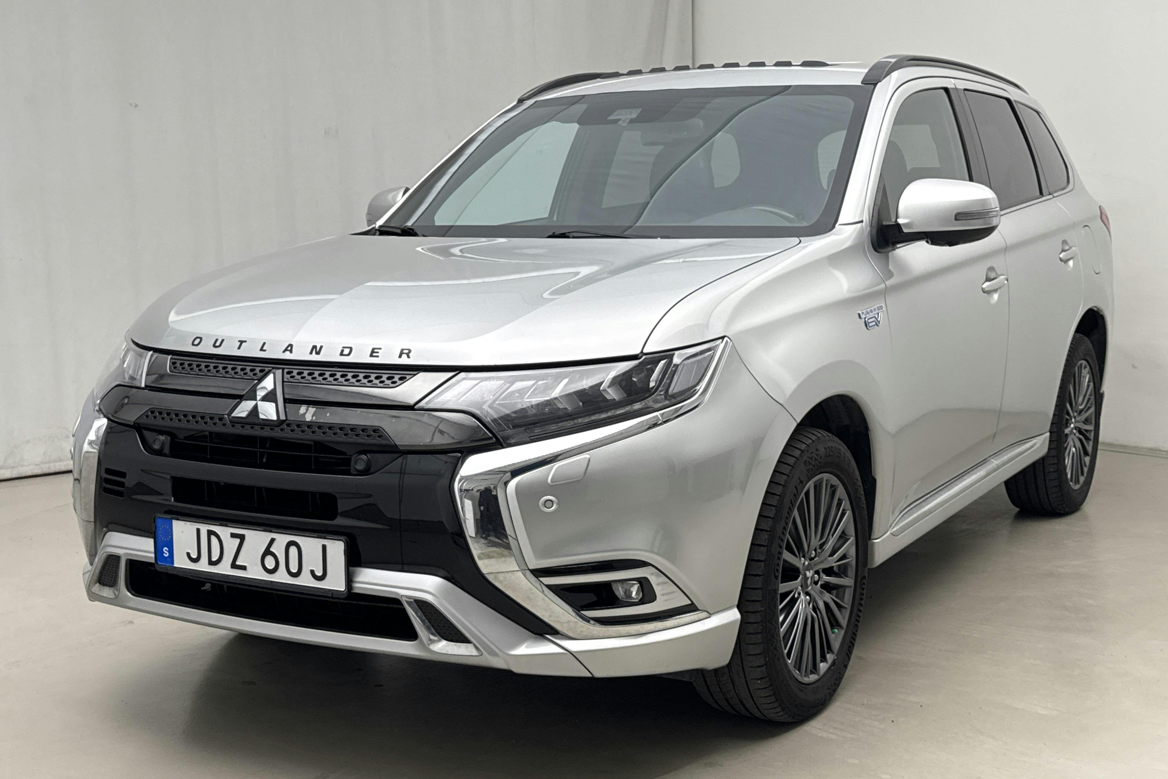 Mitsubishi Outlander 2.4 Plug-in Hybrid 4WD (136hk) - 148 720 km - Automatic - silver - 2020