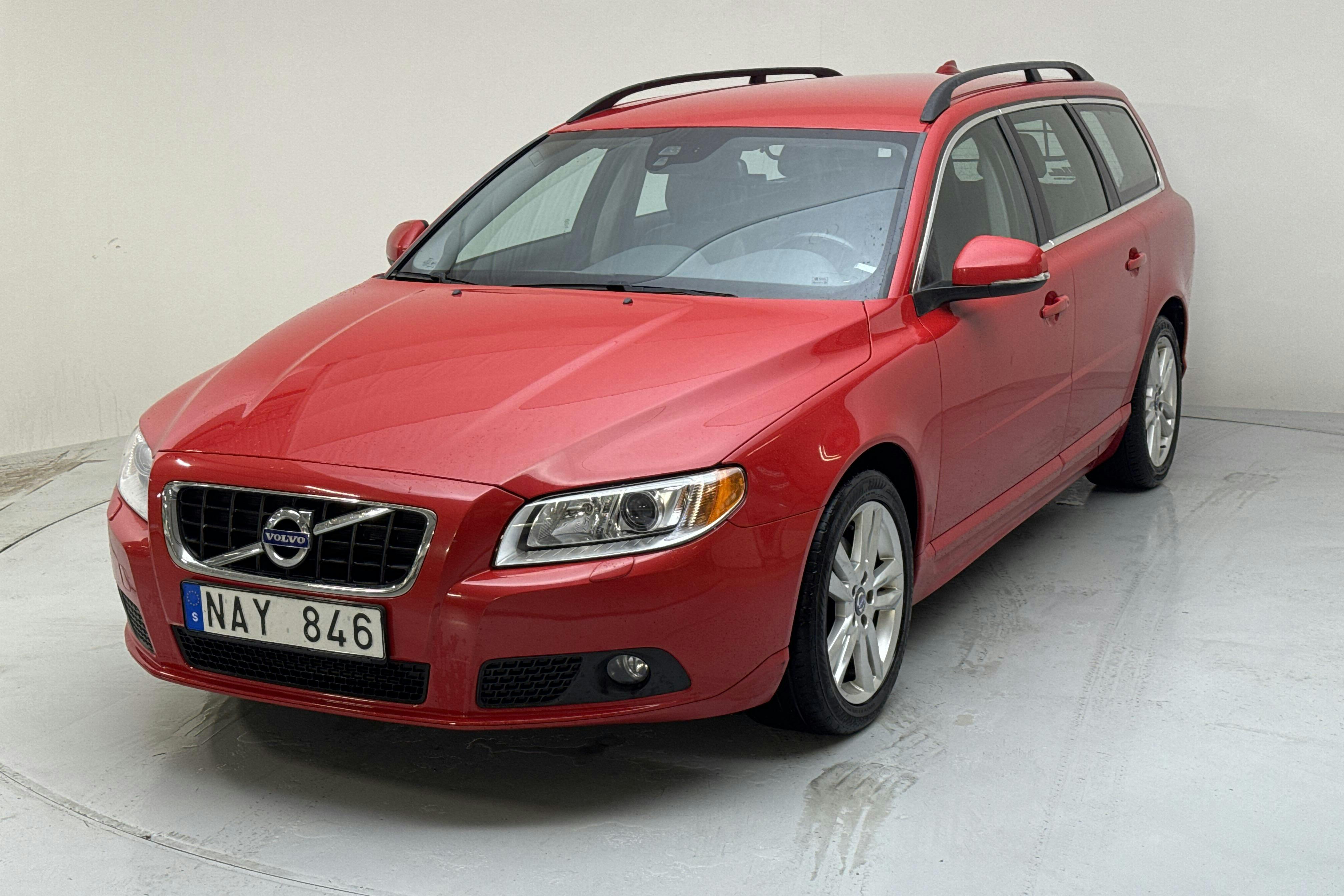 Volvo V70 II D4 (163hk) - 186 770 km - Manualna - czerwony - 2013