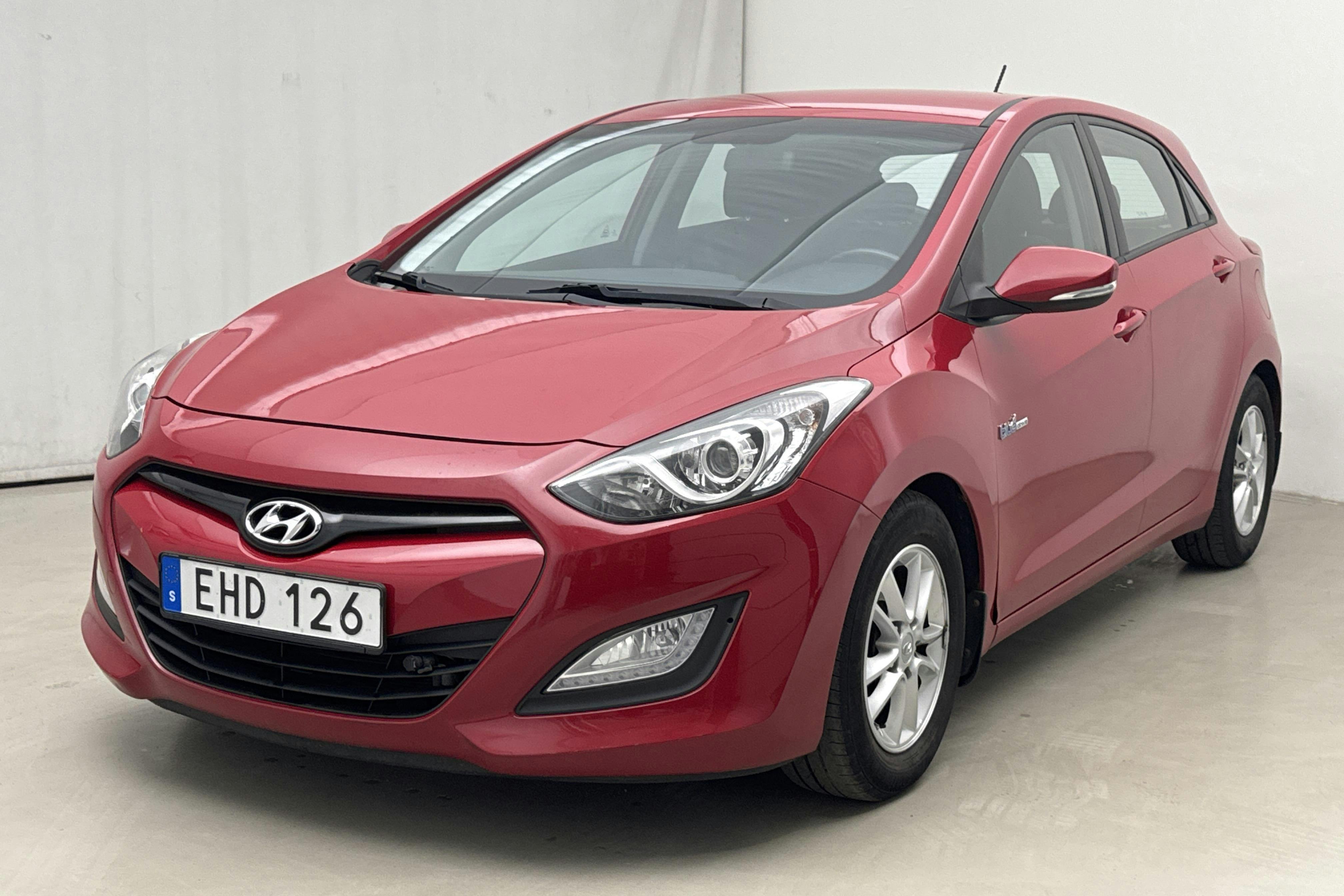 Hyundai i30 1.6 CRDi 5dr (110hk) - 7 484 mil - Manuell - röd - 2014