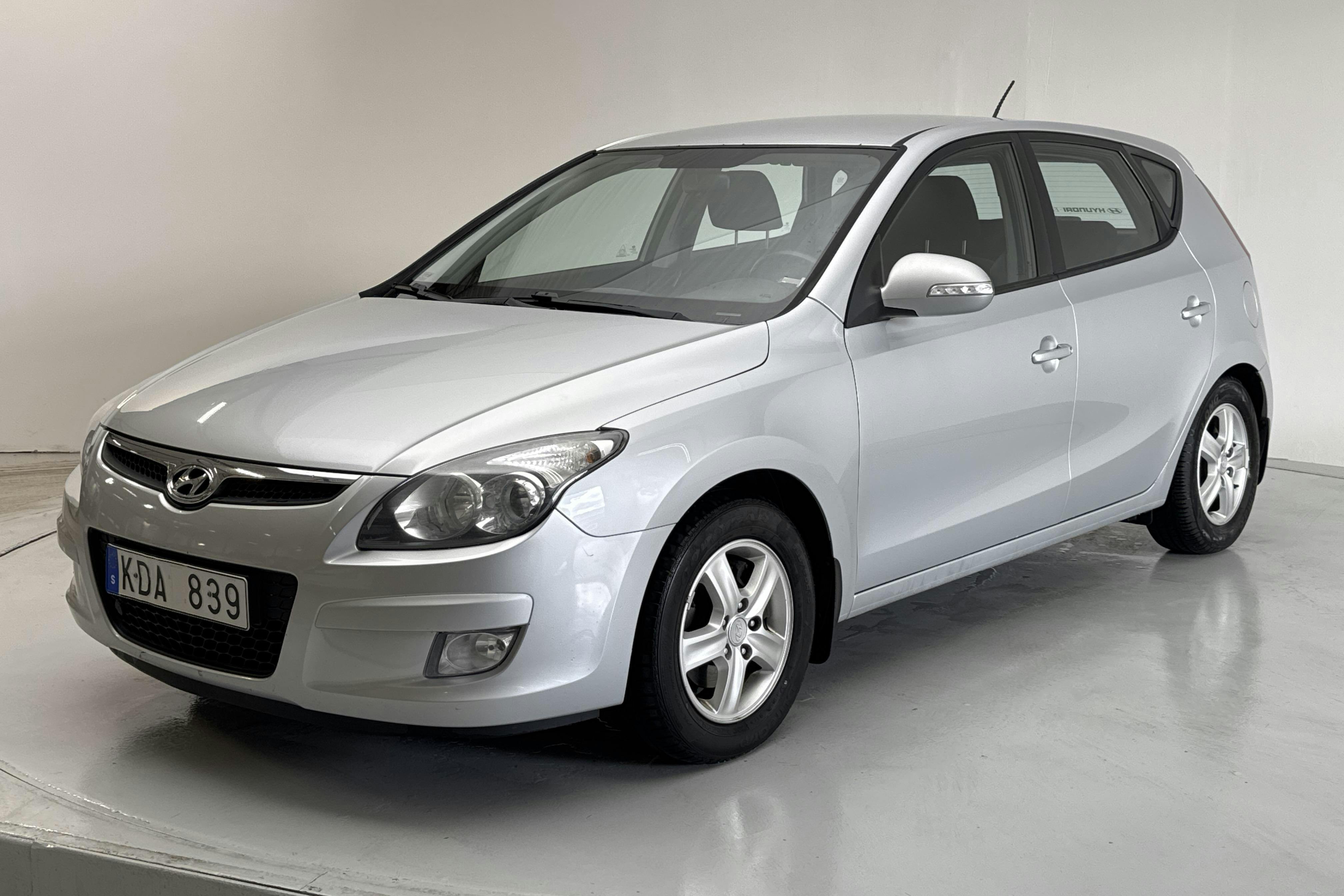 Hyundai i30 1.6 CRDi 5dr (115hk) - 21 852 mil - Automat - silver - 2010