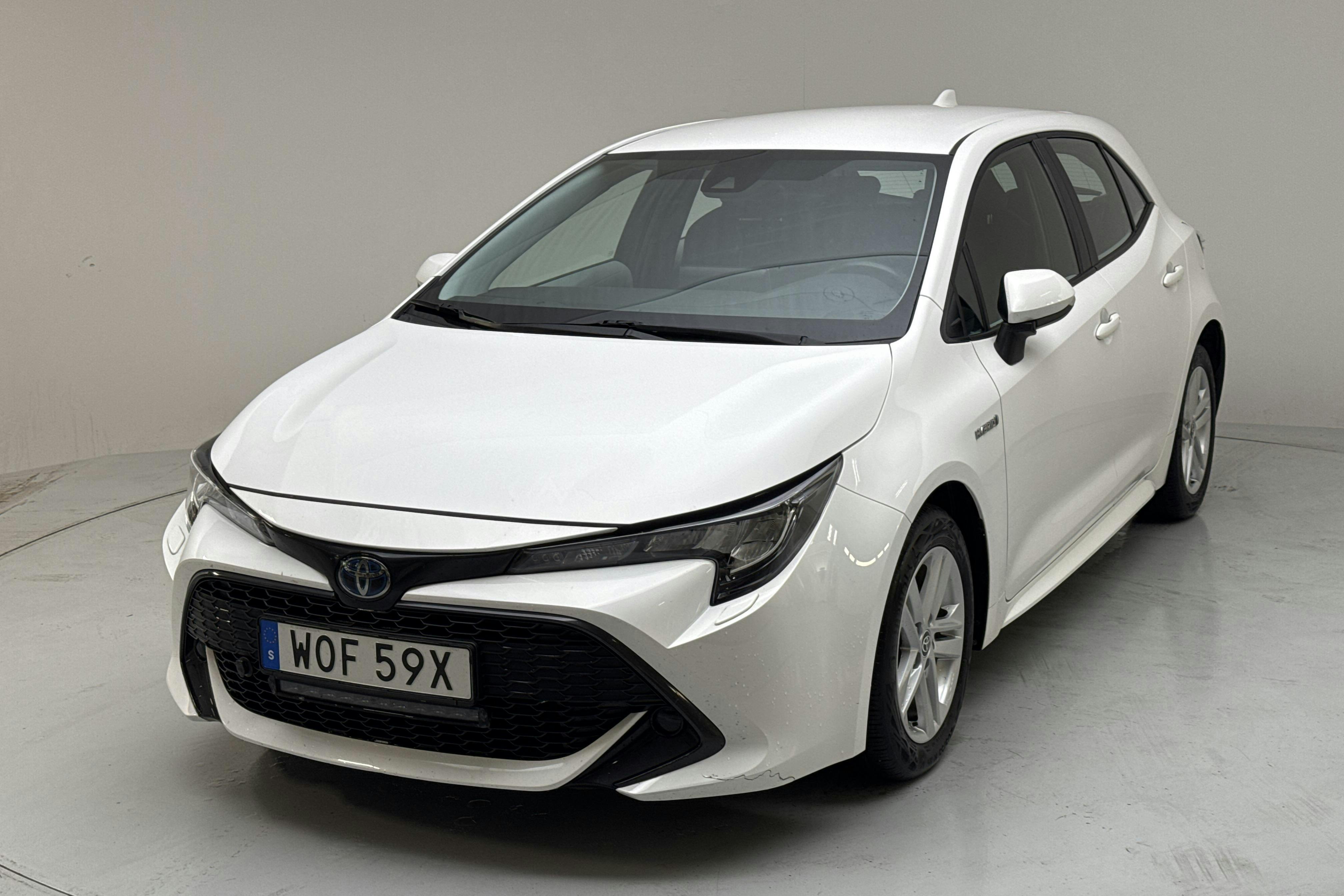 Toyota Corolla 1.8 Hybrid 5dr (122hk) - 34 650 km - Automaatne - valge - 2021