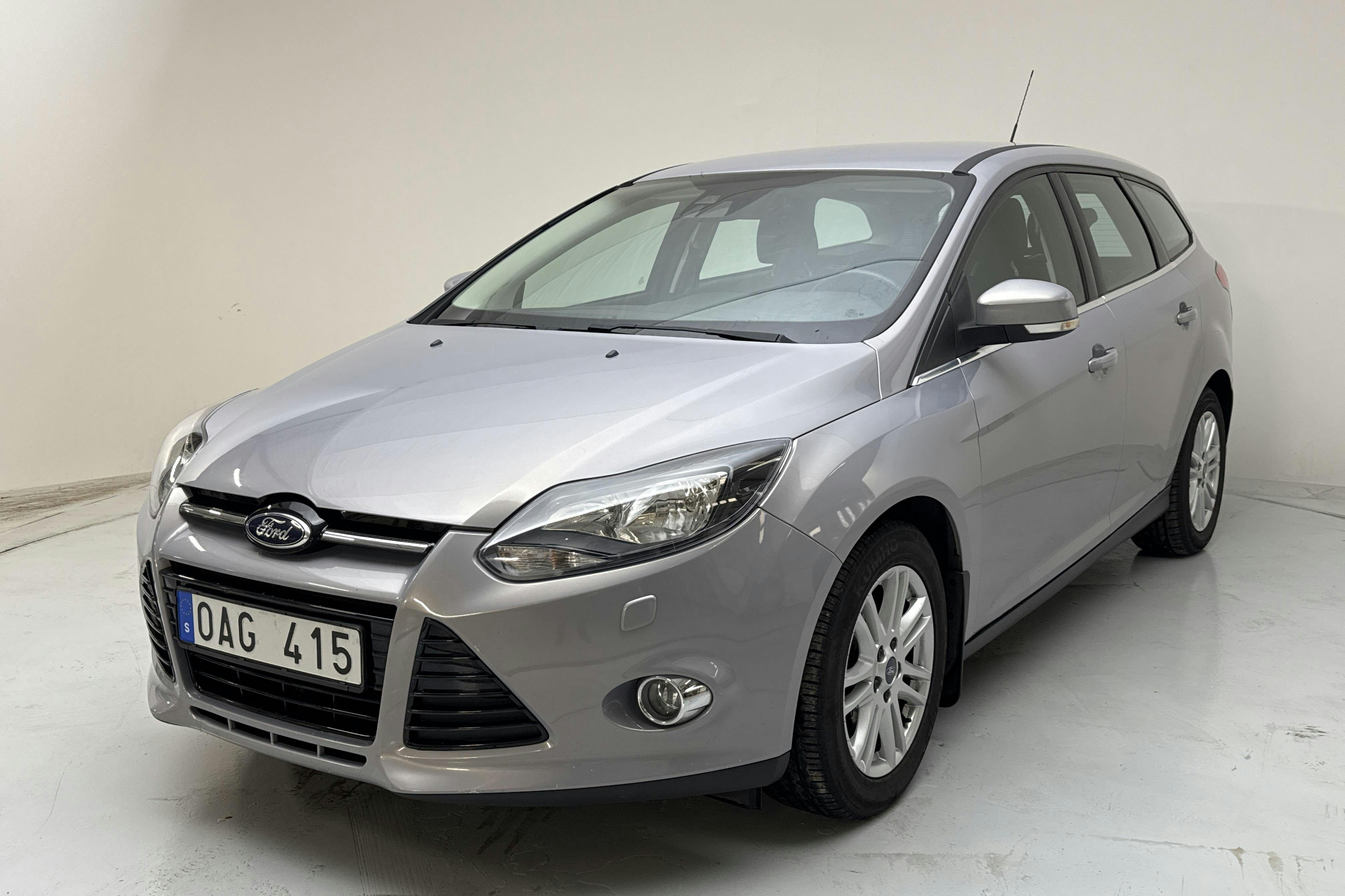 Ford Focus 1.0 EcoBoost Kombi (100hk) - 9 934 mil - Manuell - grå - 2014