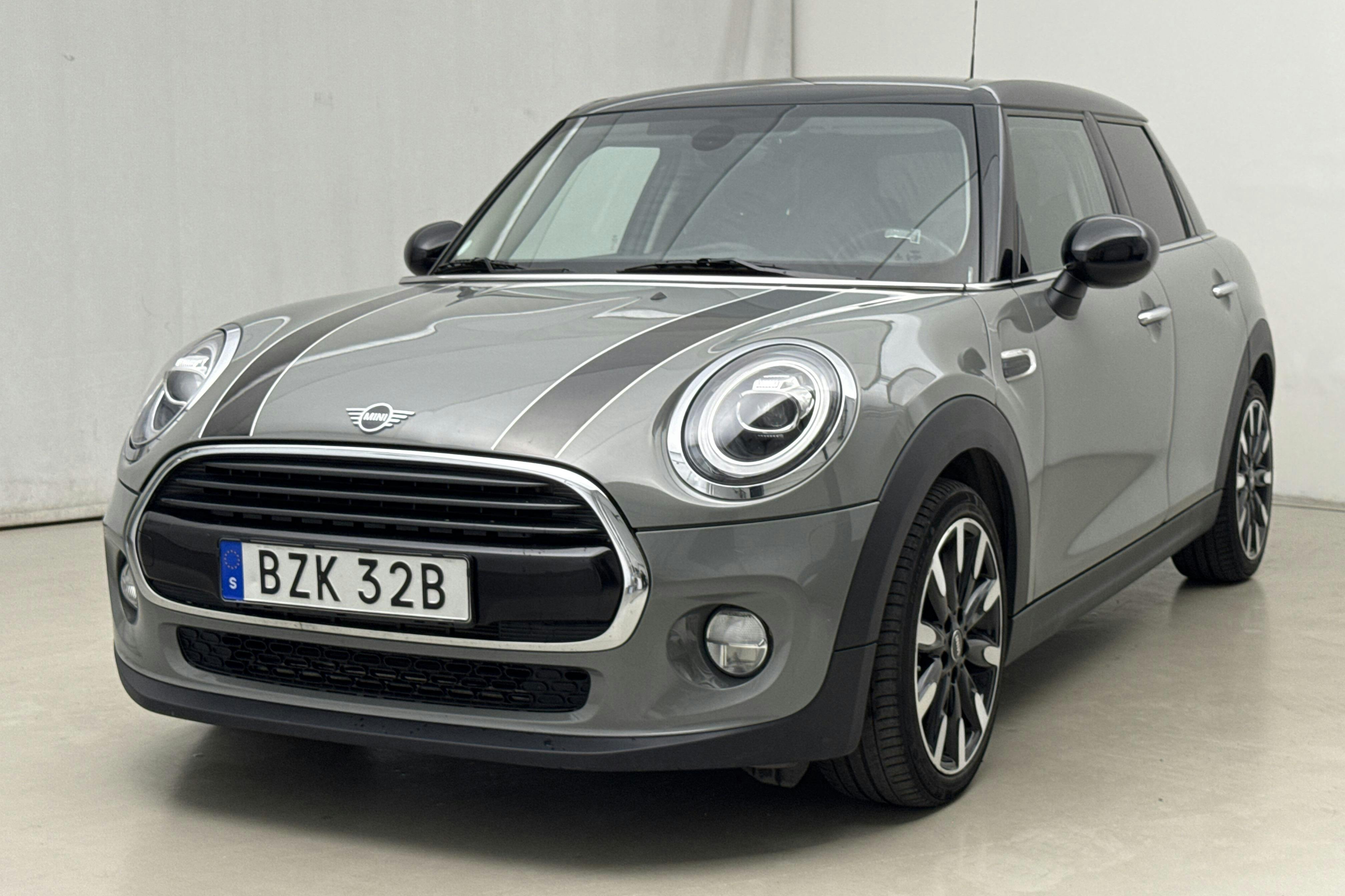 MINI Cooper Hatch 5dr, F55 (136hk) - 58 120 km - Manualna - szary - 2019