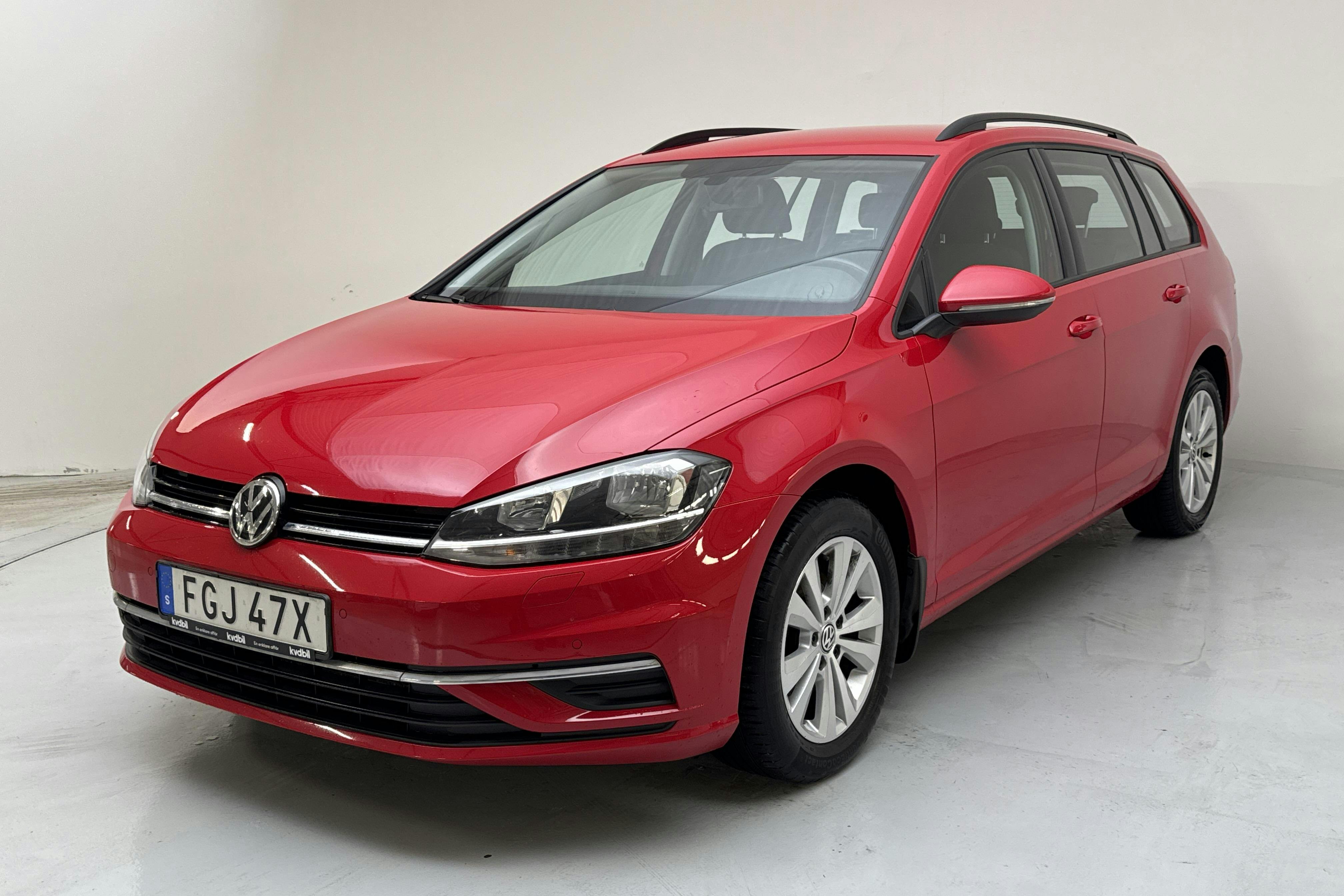 VW Golf VII 1.0 TSI Sportscombi (115hk) - 89 490 km - Automaatne - punane - 2019