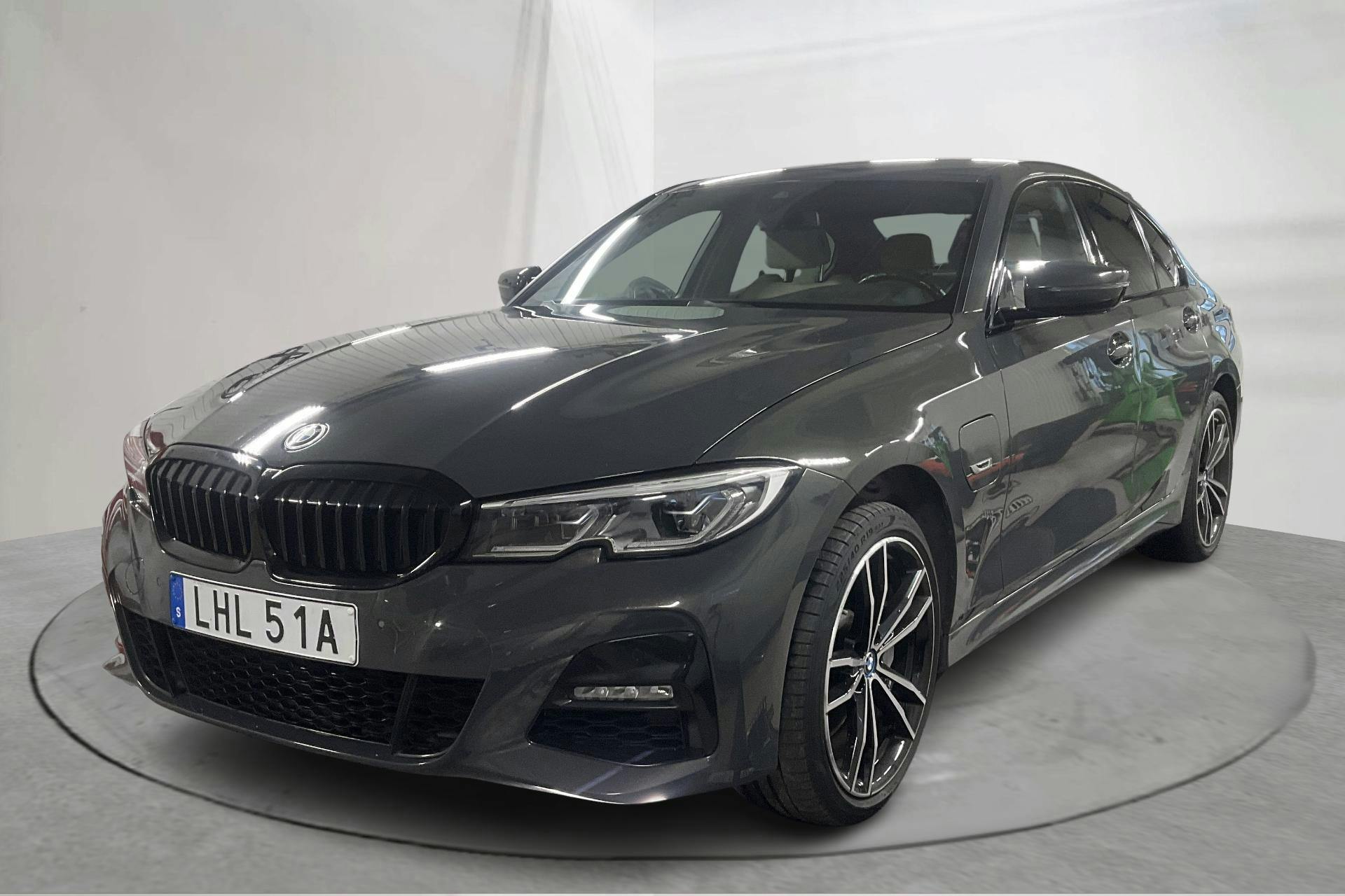 BMW 330e xDrive Sedan, G20 (292hk) - 84 930 km - Automatic - gray - 2022