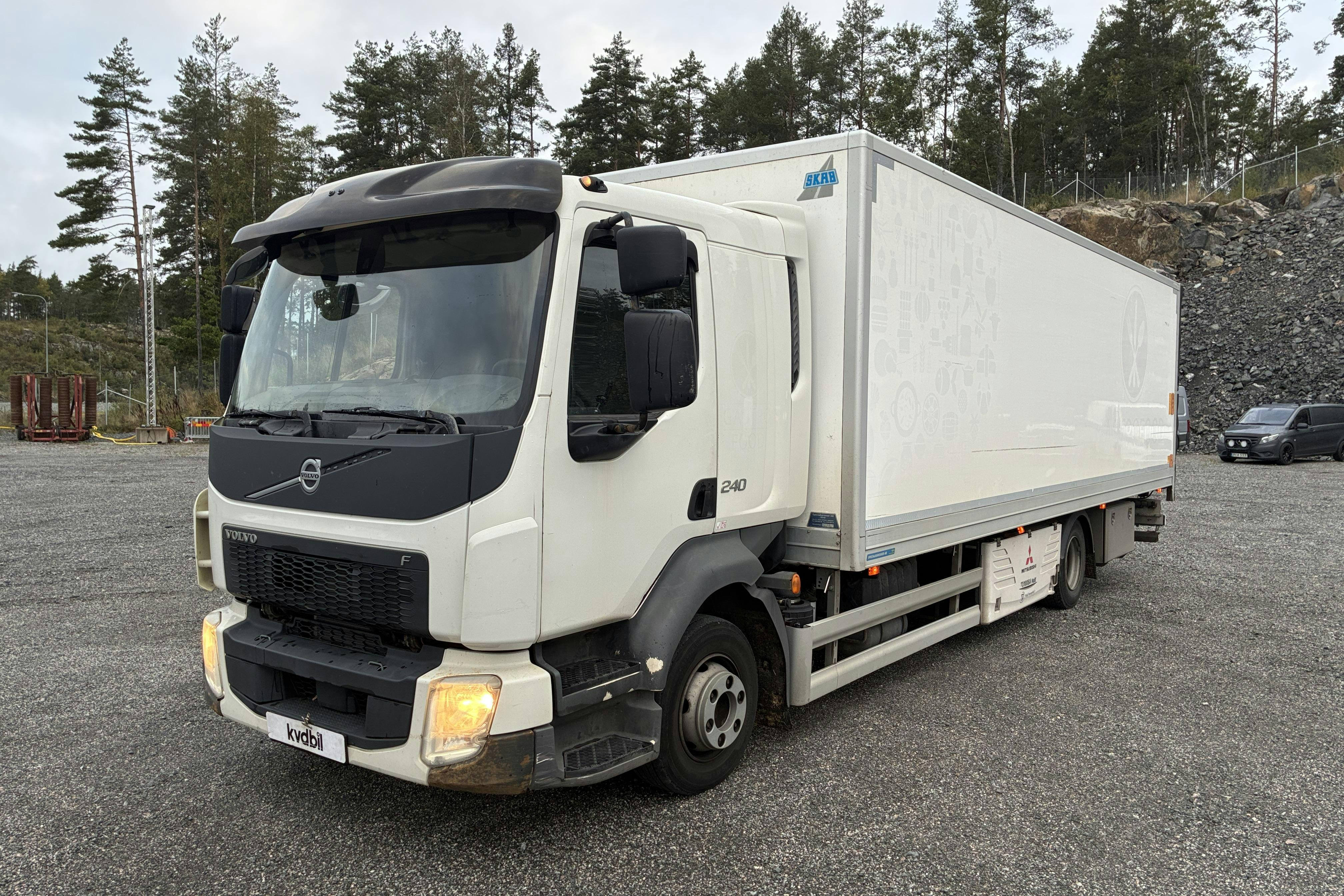 Volvo FL240 - 329 830 km - Automat - vit - 2016