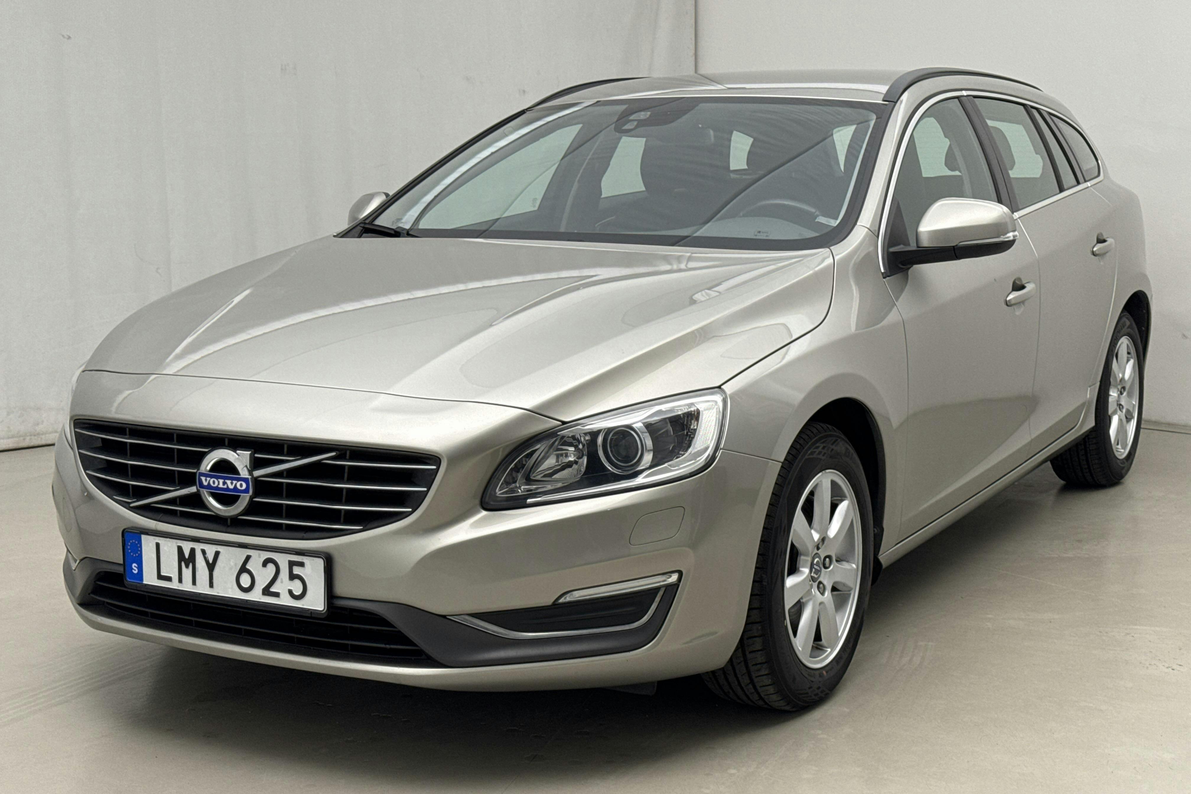 Volvo V60 D2 (115hk) - 87 420 km - Manualna - Light Brown - 2014