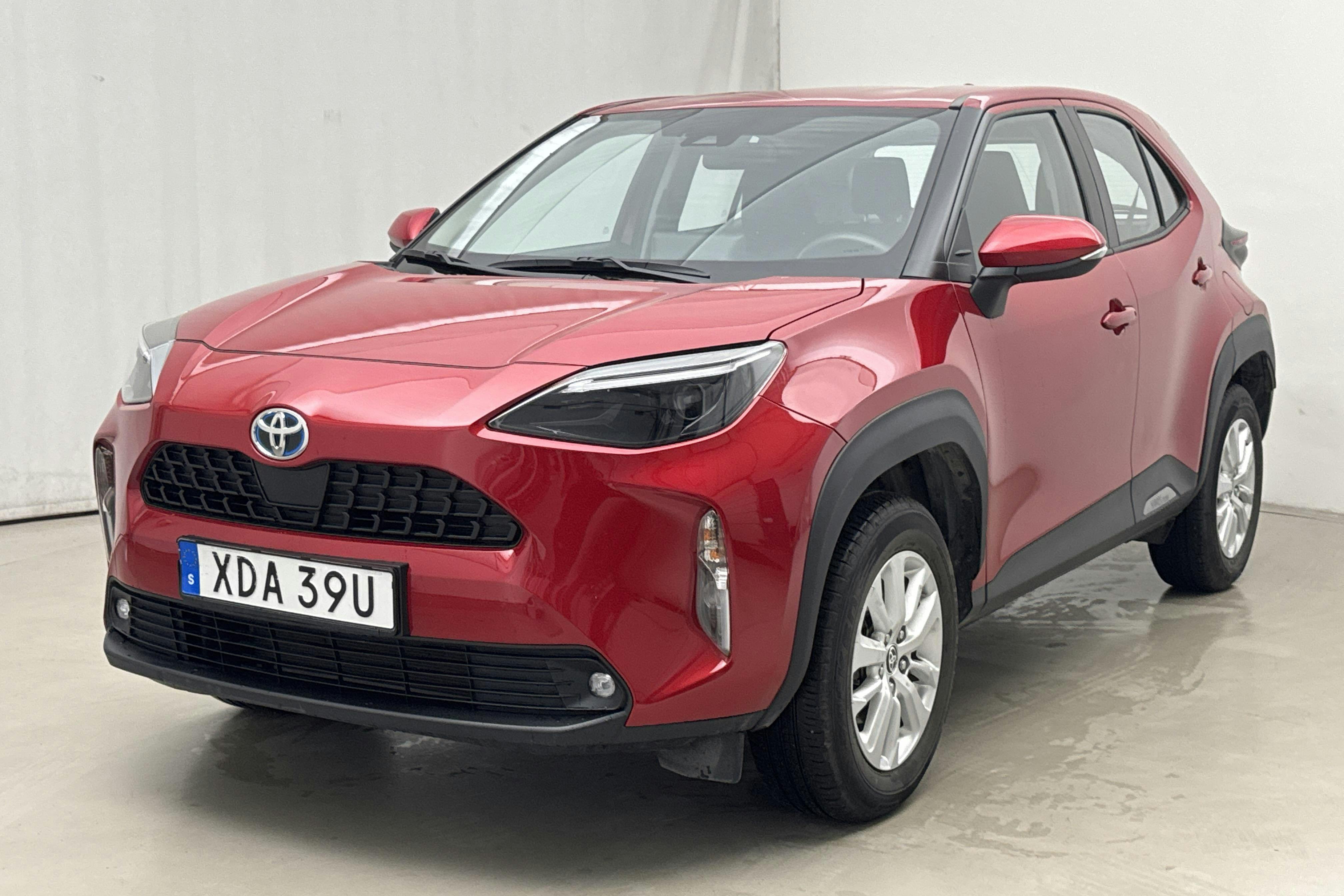 Toyota Yaris Cross 1.5 Hybrid AWD (116hk) - 3 441 mil - Automat - röd - 2022