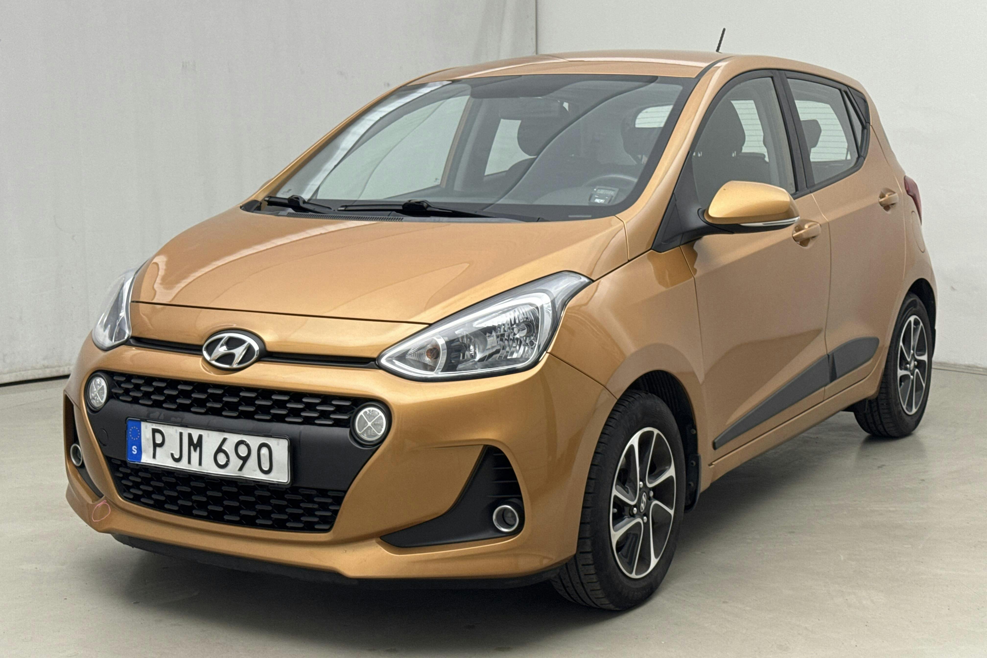 Hyundai i10 1.0 (66hk) - 93 120 km - Automatyczna - Light Brown - 2017
