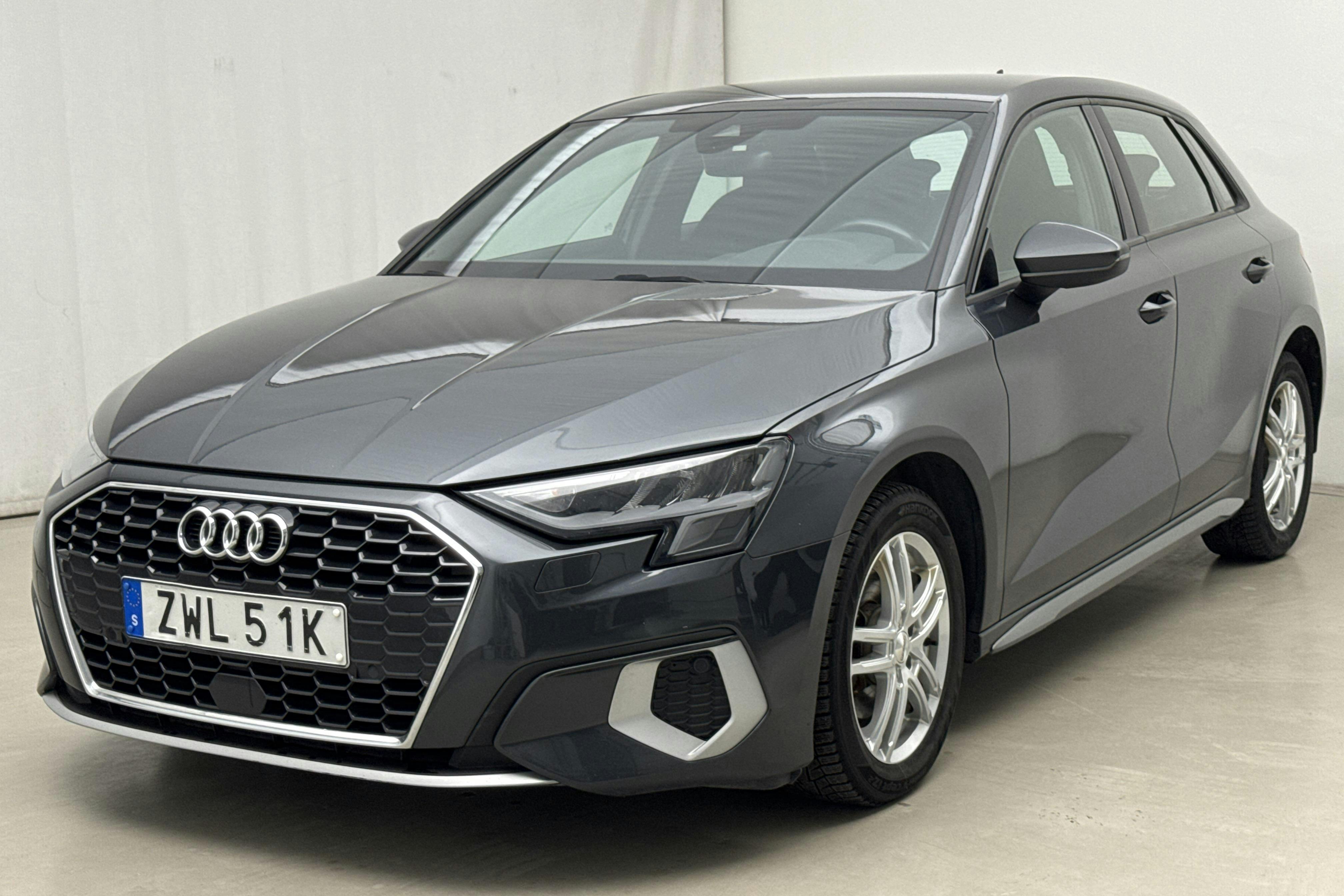 Audi A3 Sportback 35 TFSI (150hk) - 97 750 km - Automaattinen - harmaa - 2022