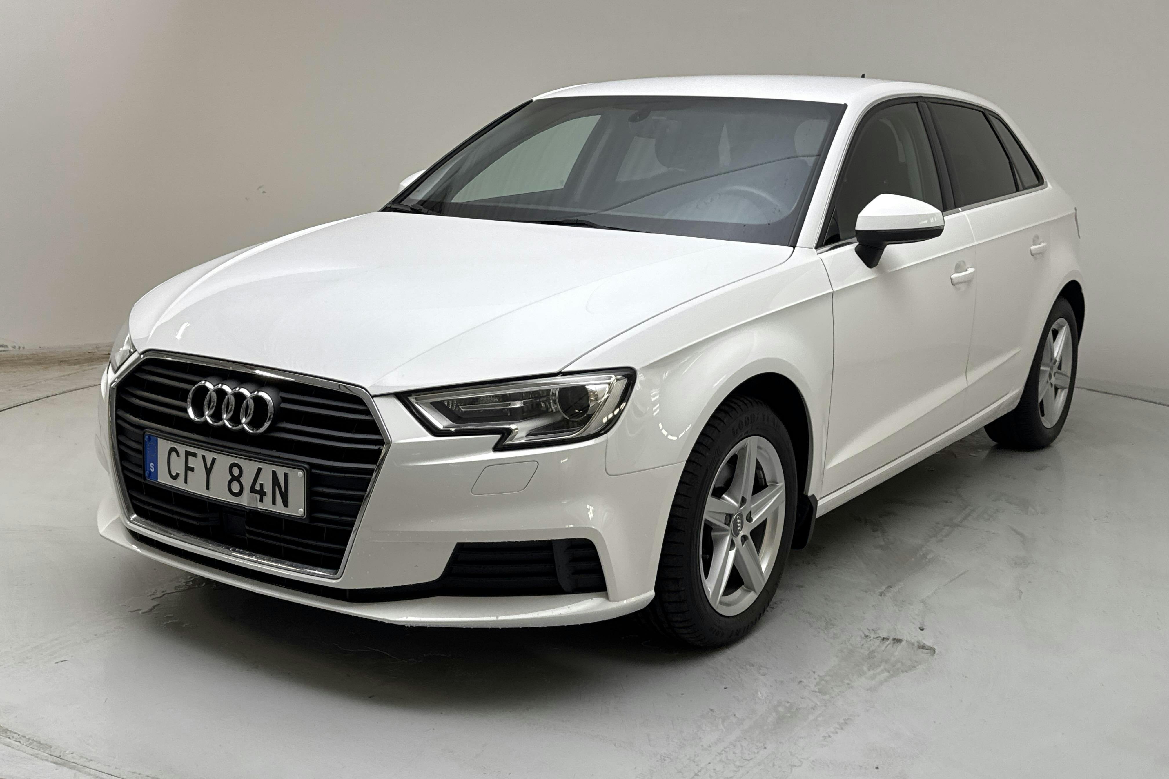 Audi A3 Sportback 35 TFSI (150hk) - 92 190 km - Automaattinen - valkoinen - 2020